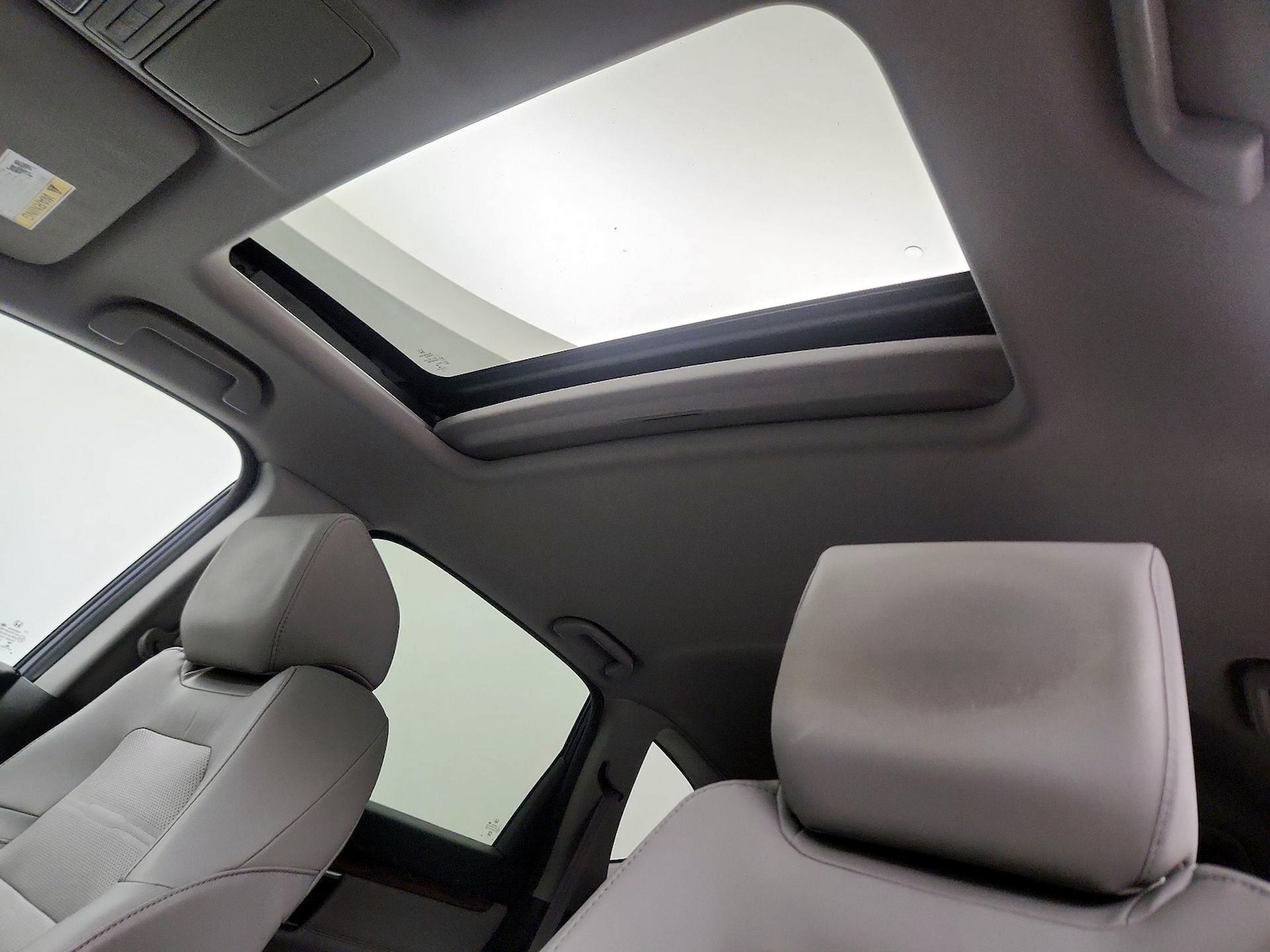 Sunroof(s) & Overhead Airbags