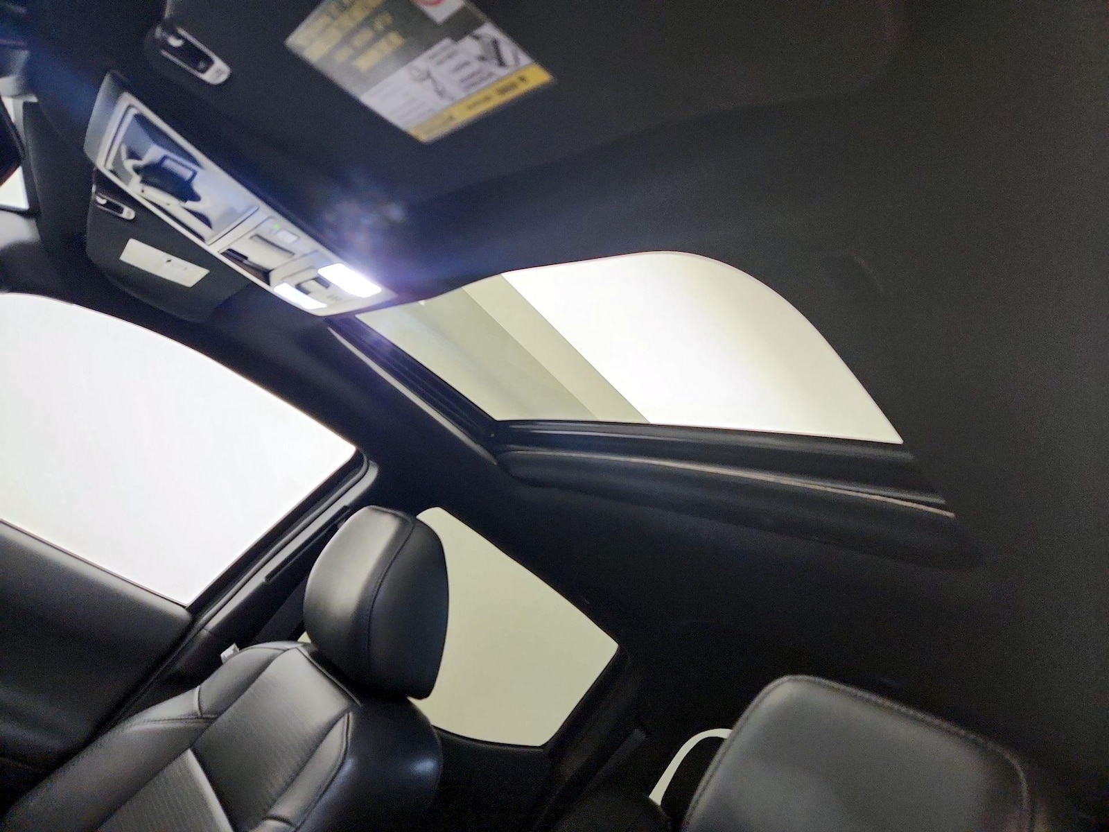 Sunroof(s) & Overhead Airbags