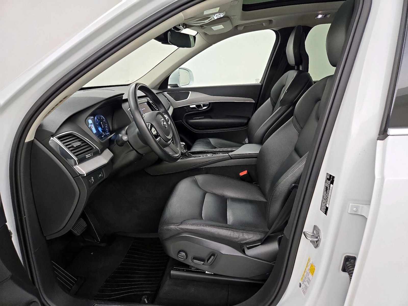 2021 Volvo XC90 Momentum - Photo 12