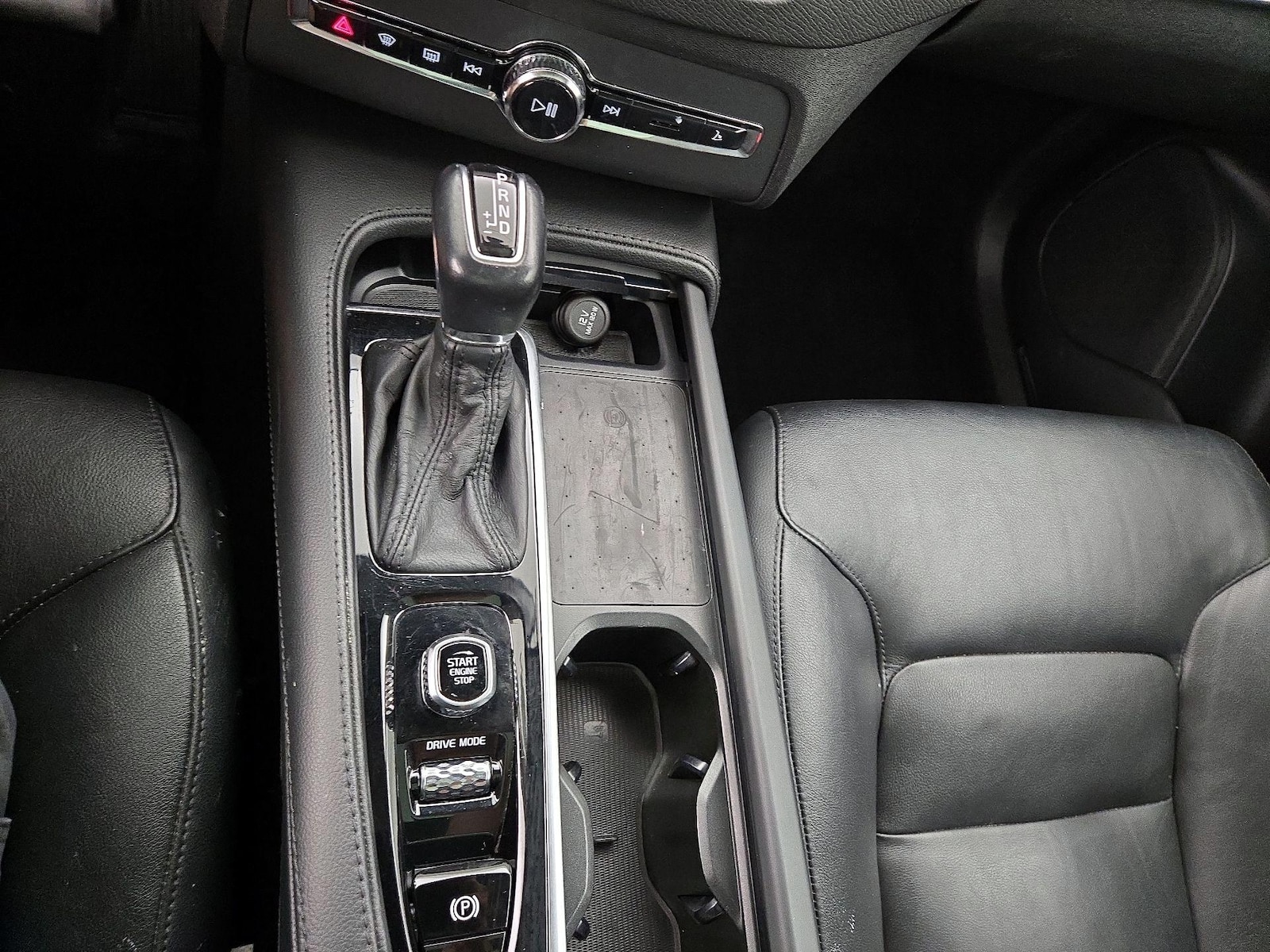 2021 Volvo XC90 Momentum - Photo 19