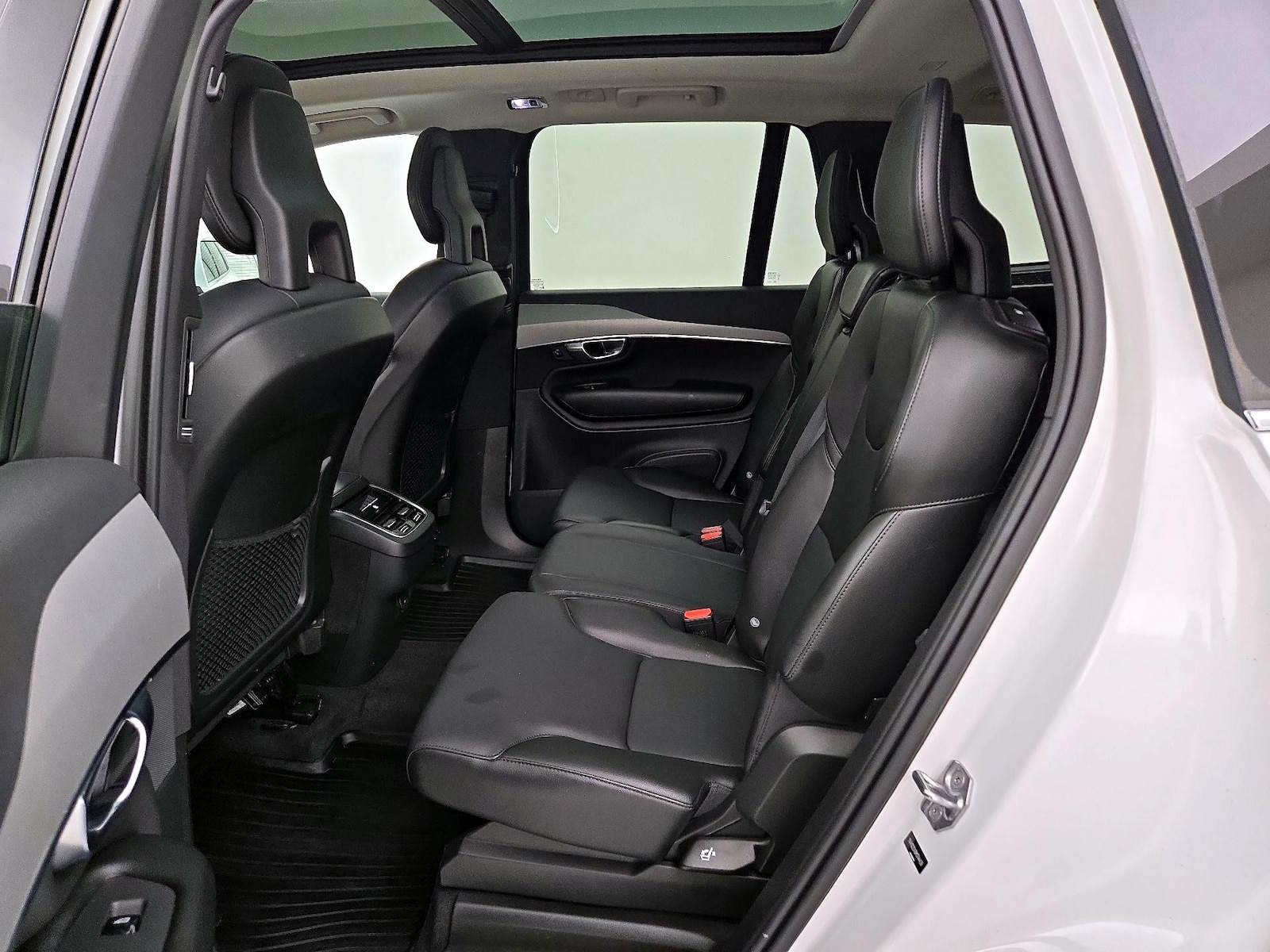 2021 Volvo XC90 Momentum - Photo 22