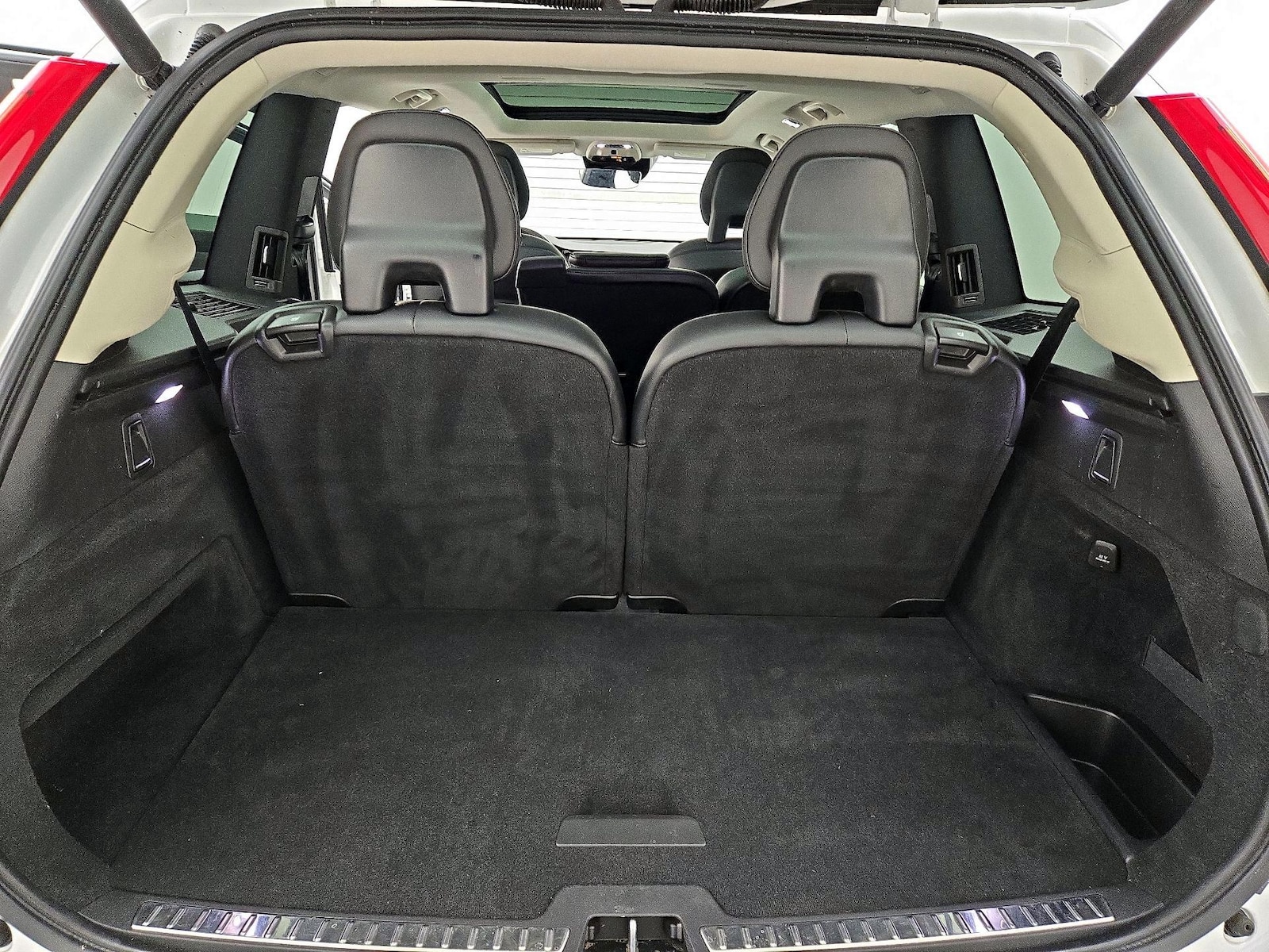 2021 Volvo XC90 Momentum - Photo 24