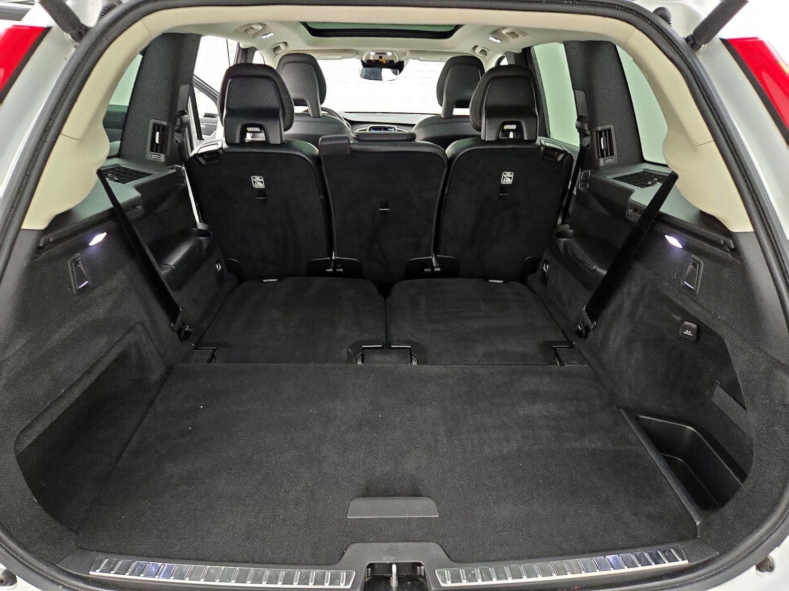 2021 Volvo XC90 Momentum - Photo 25