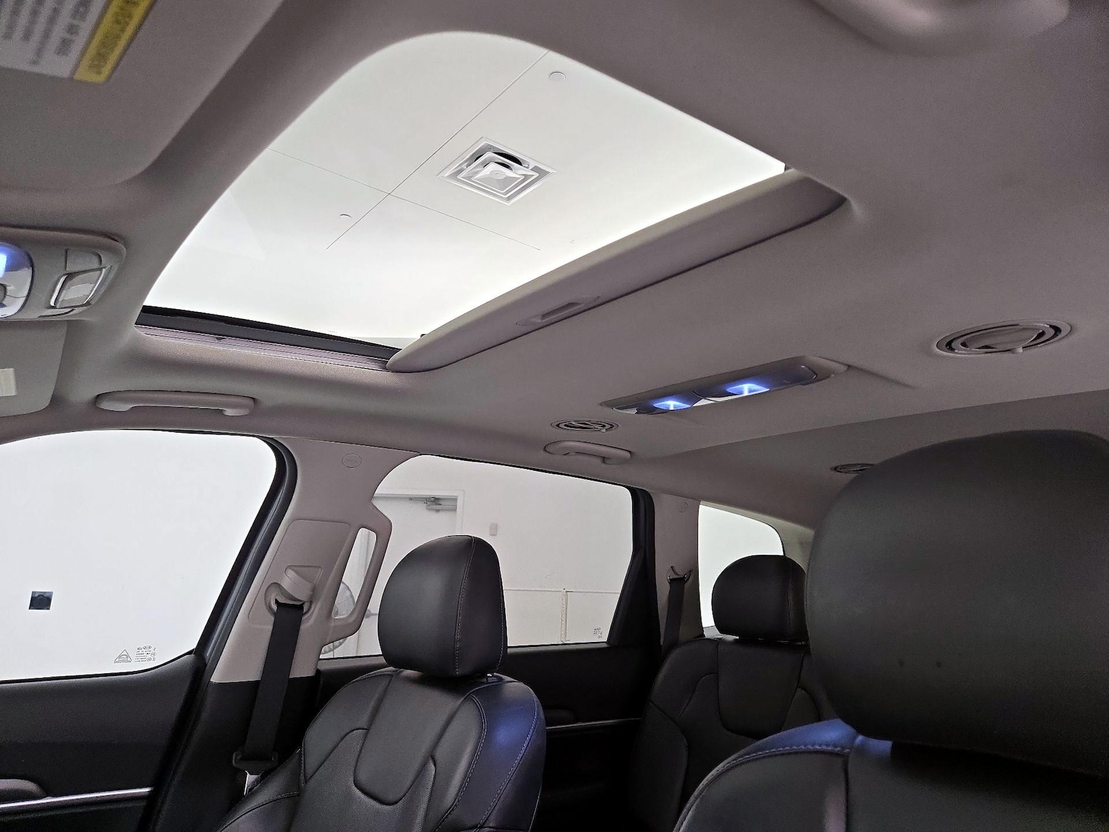 Sunroof(s) & Overhead Airbags