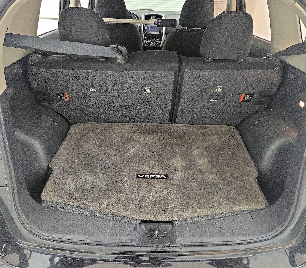 Trunk/Cargo (Seats Up)