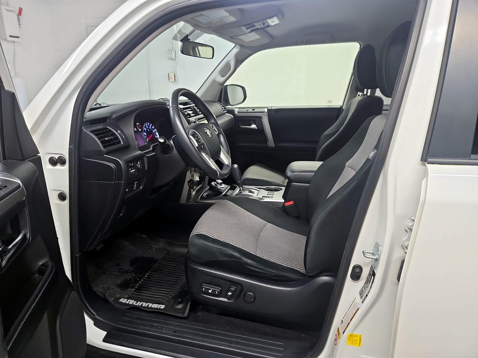 Power Seat(s) & Side Airbags