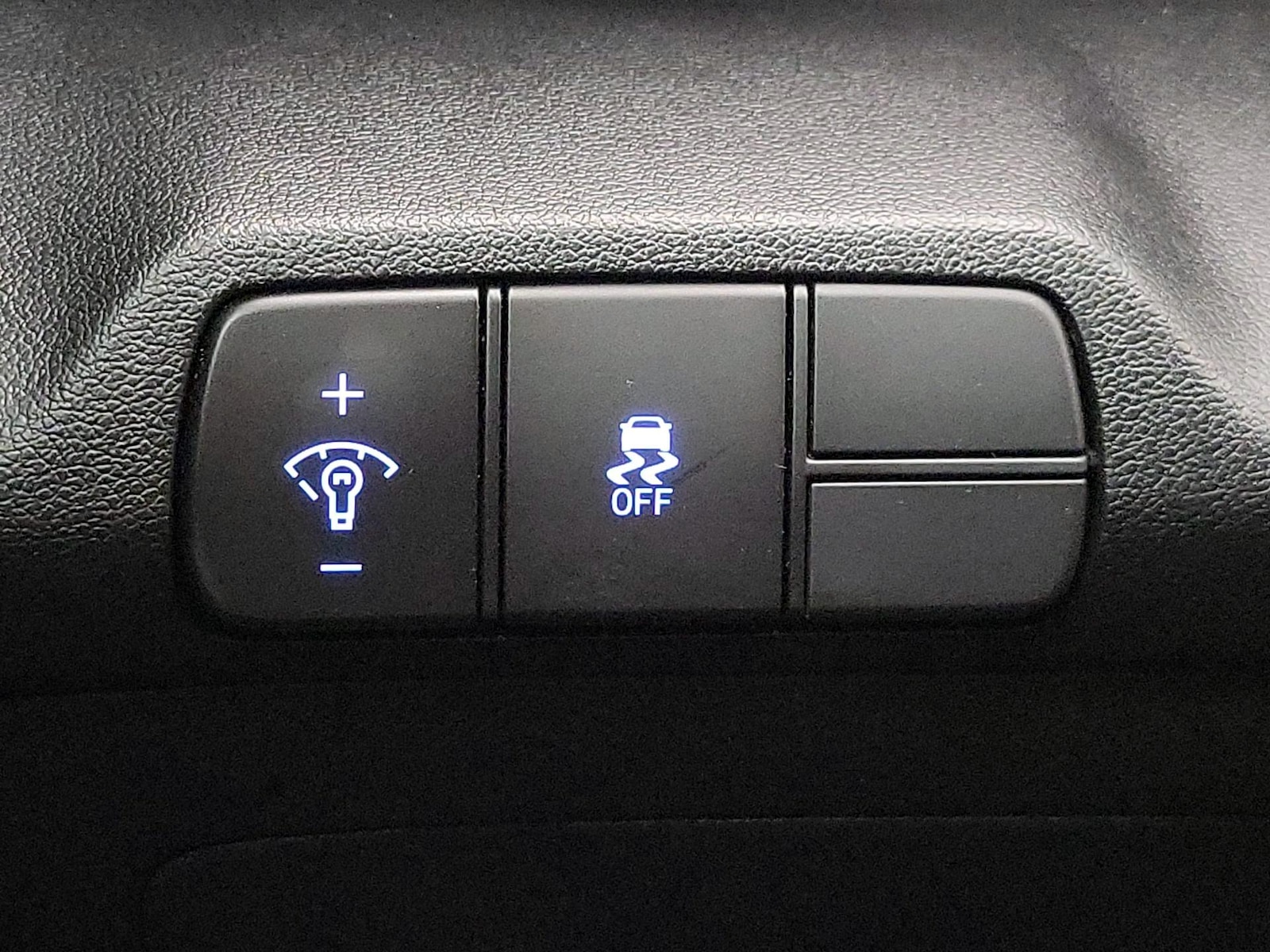 2025 Hyundai Elantra SEL - Photo 14