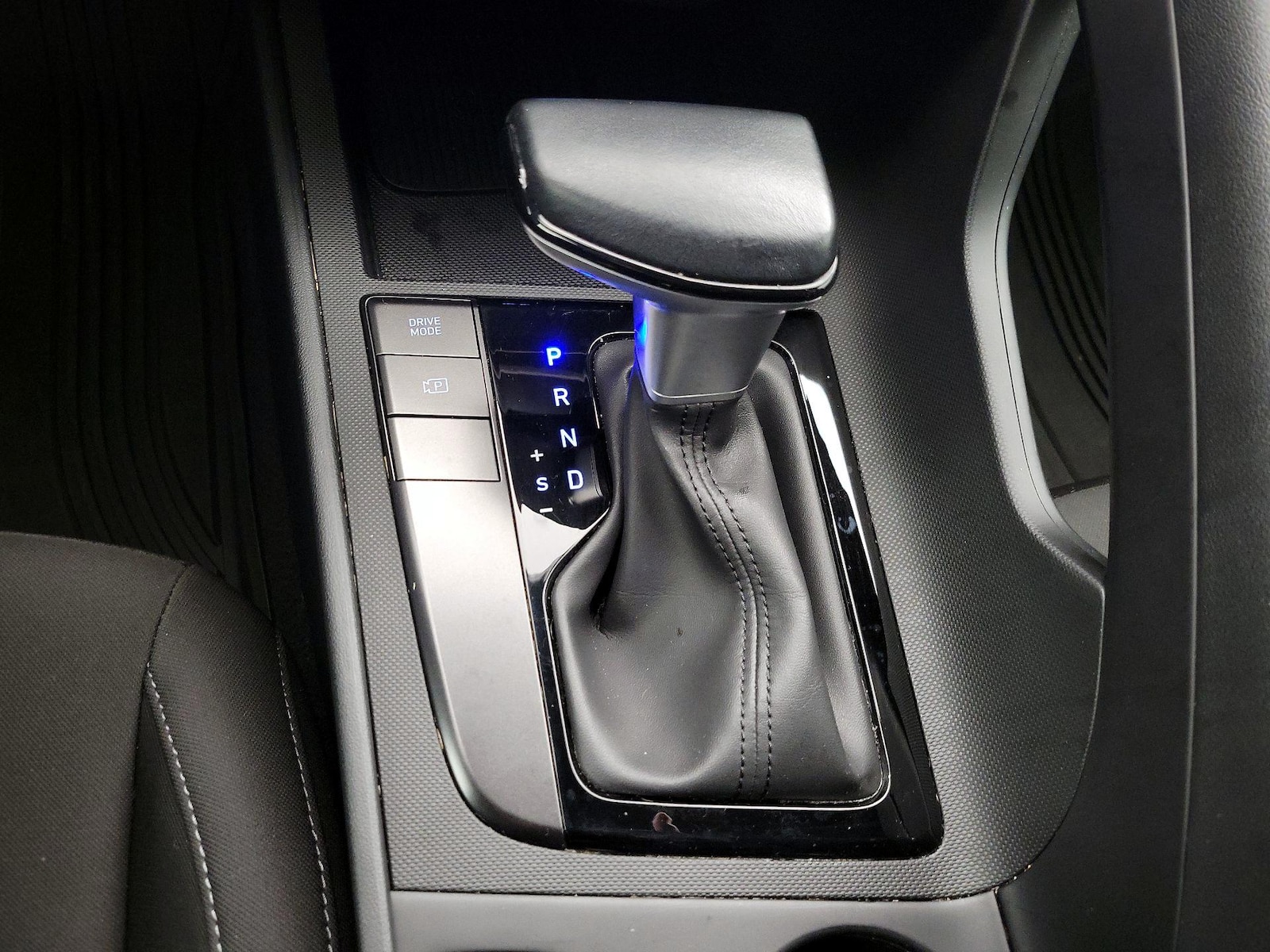 2025 Hyundai Elantra SEL - Photo 18