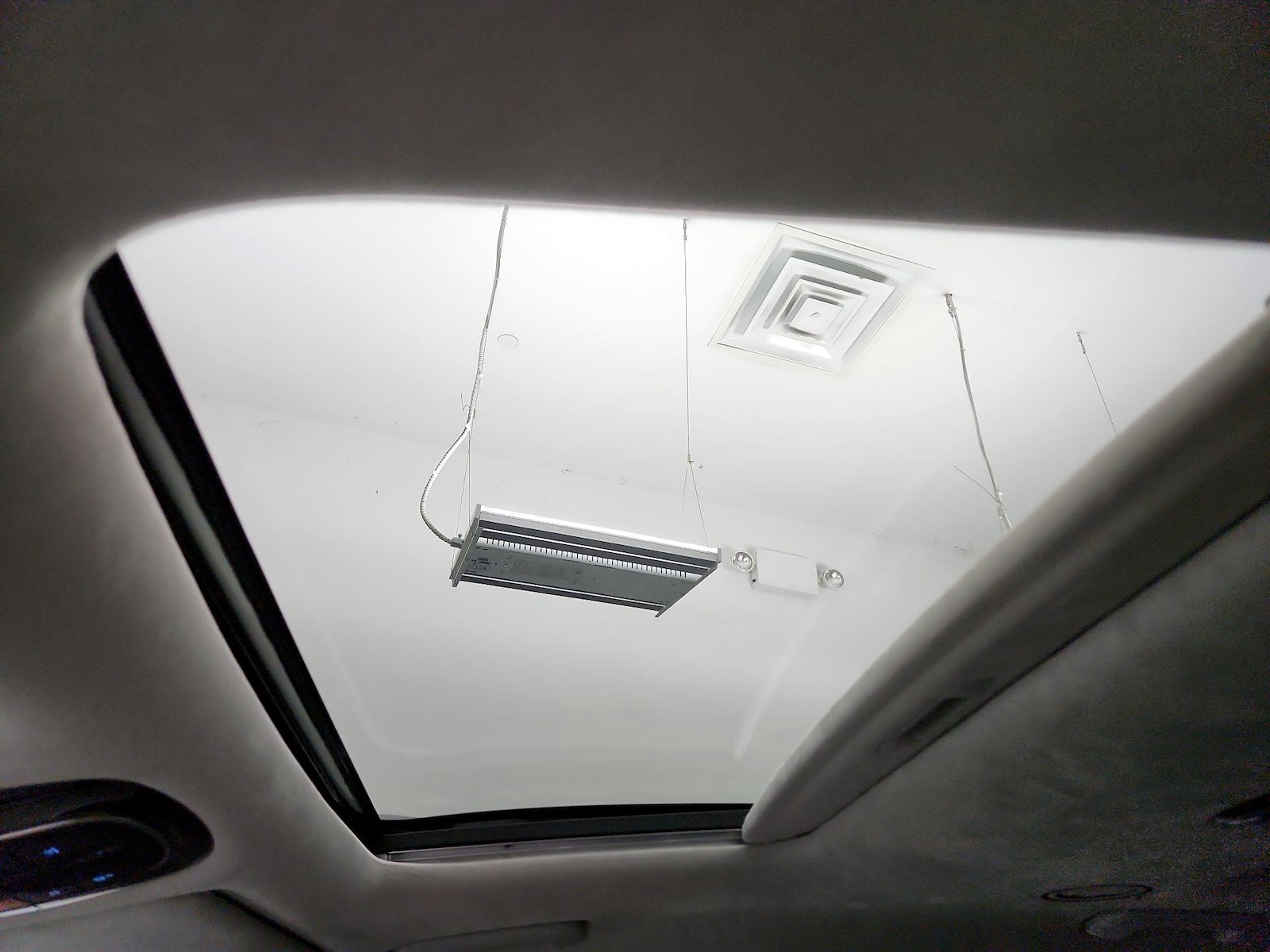 Sunroof(s) & Skylight(s)
