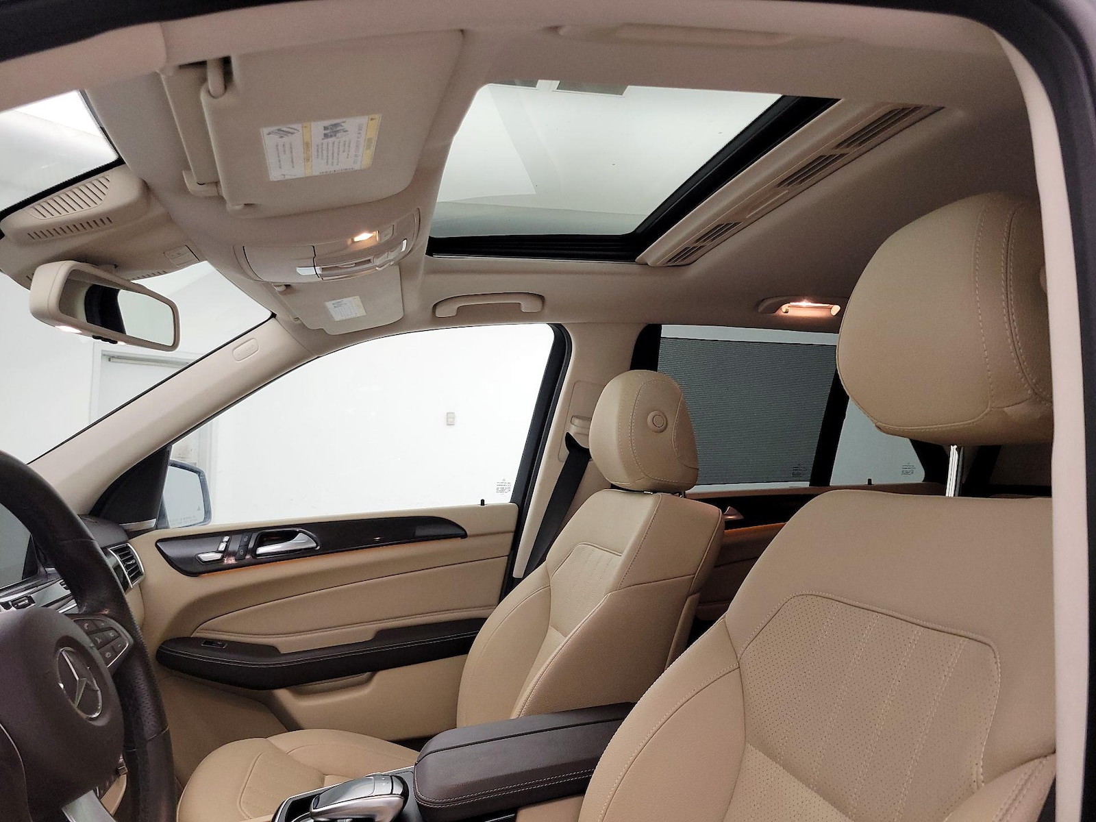 Sunroof(s) & Overhead Airbags