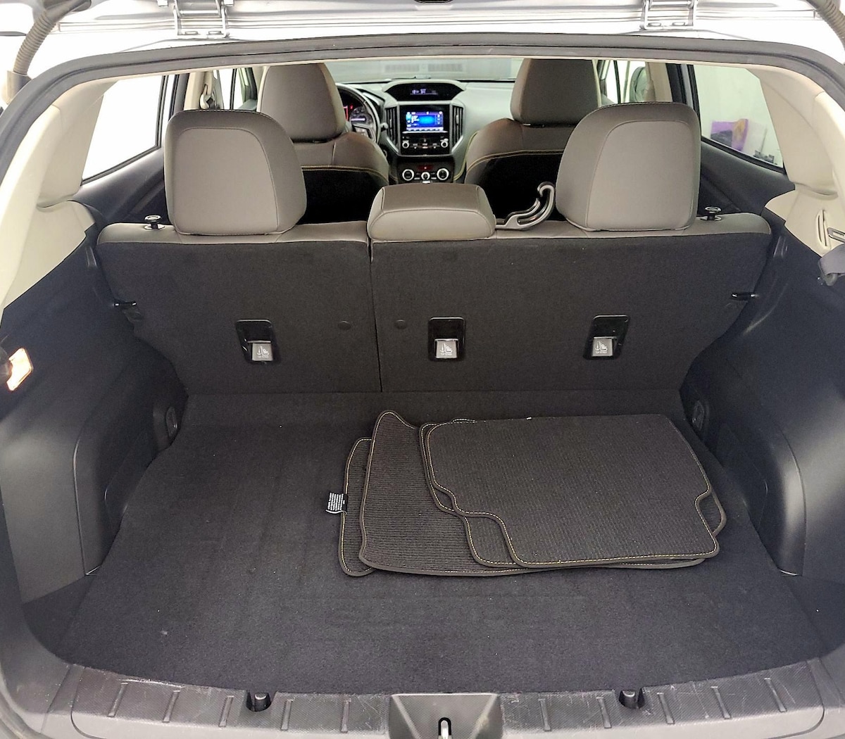 Trunk/Cargo (Seats Up)