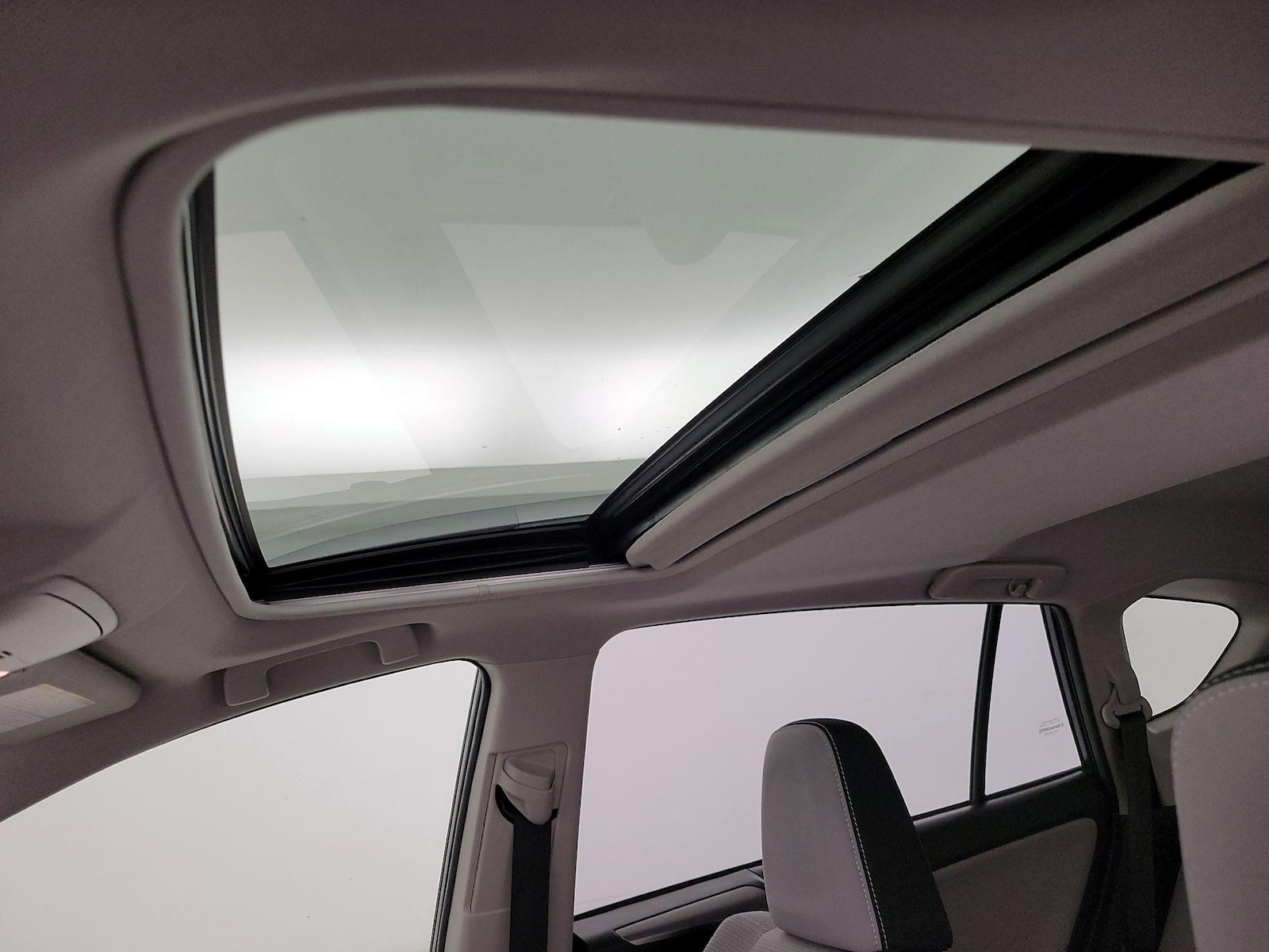 2018 Toyota RAV4 XLE - Photo 20