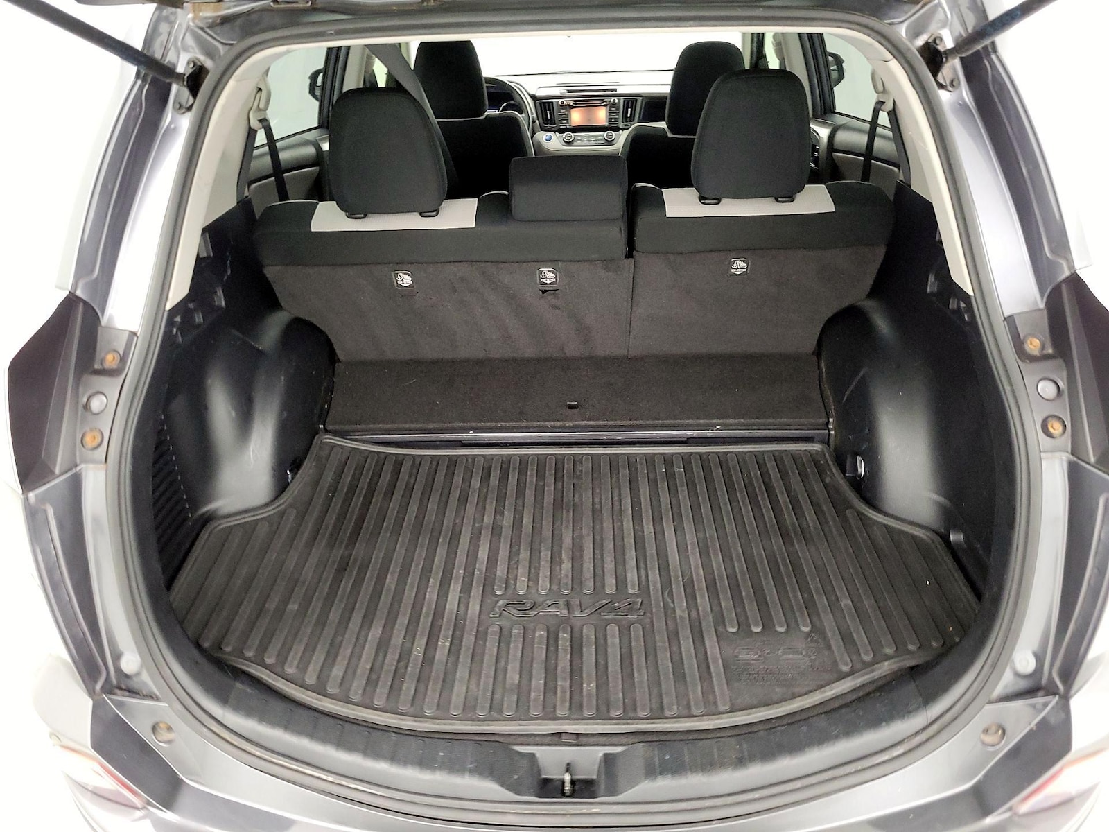 2018 Toyota RAV4 XLE - Photo 22