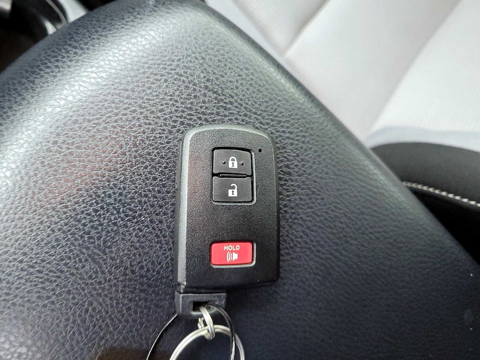 2018 Toyota RAV4 XLE - Photo 24