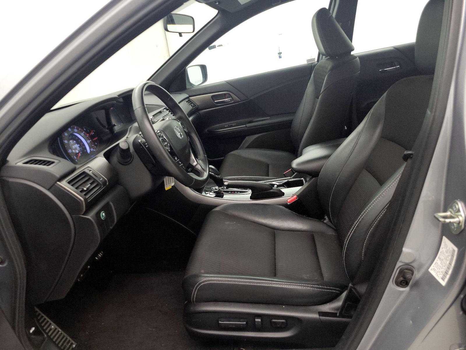 Power Seat(s) & Side Airbags