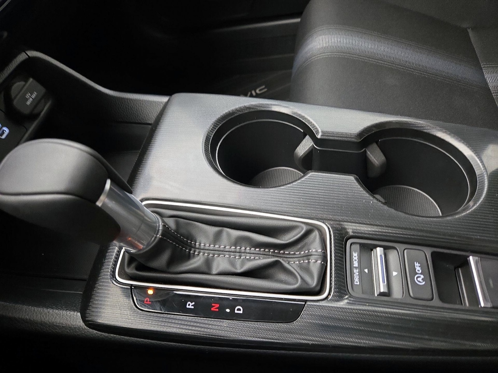 2026 Honda Civic Hatchback Sport - Photo 18
