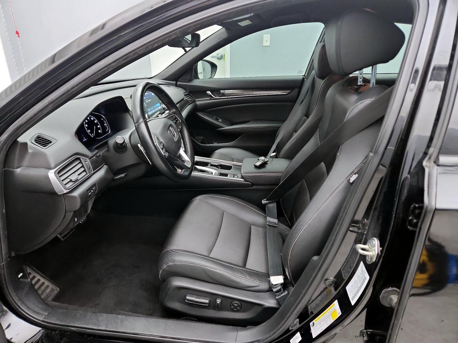 Power Seat(s) & Side Airbags