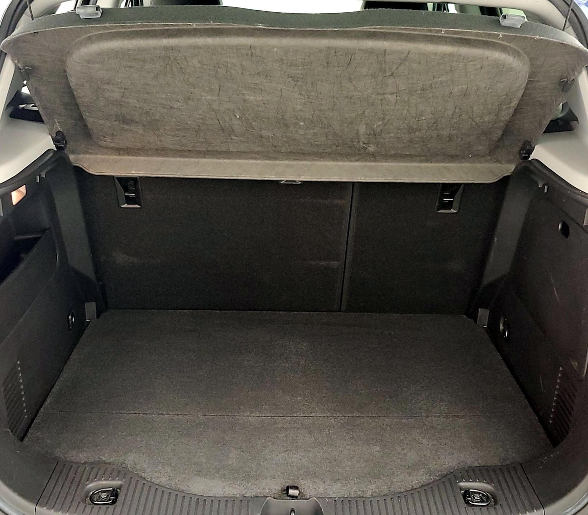 Trunk/Cargo (Seats Up)