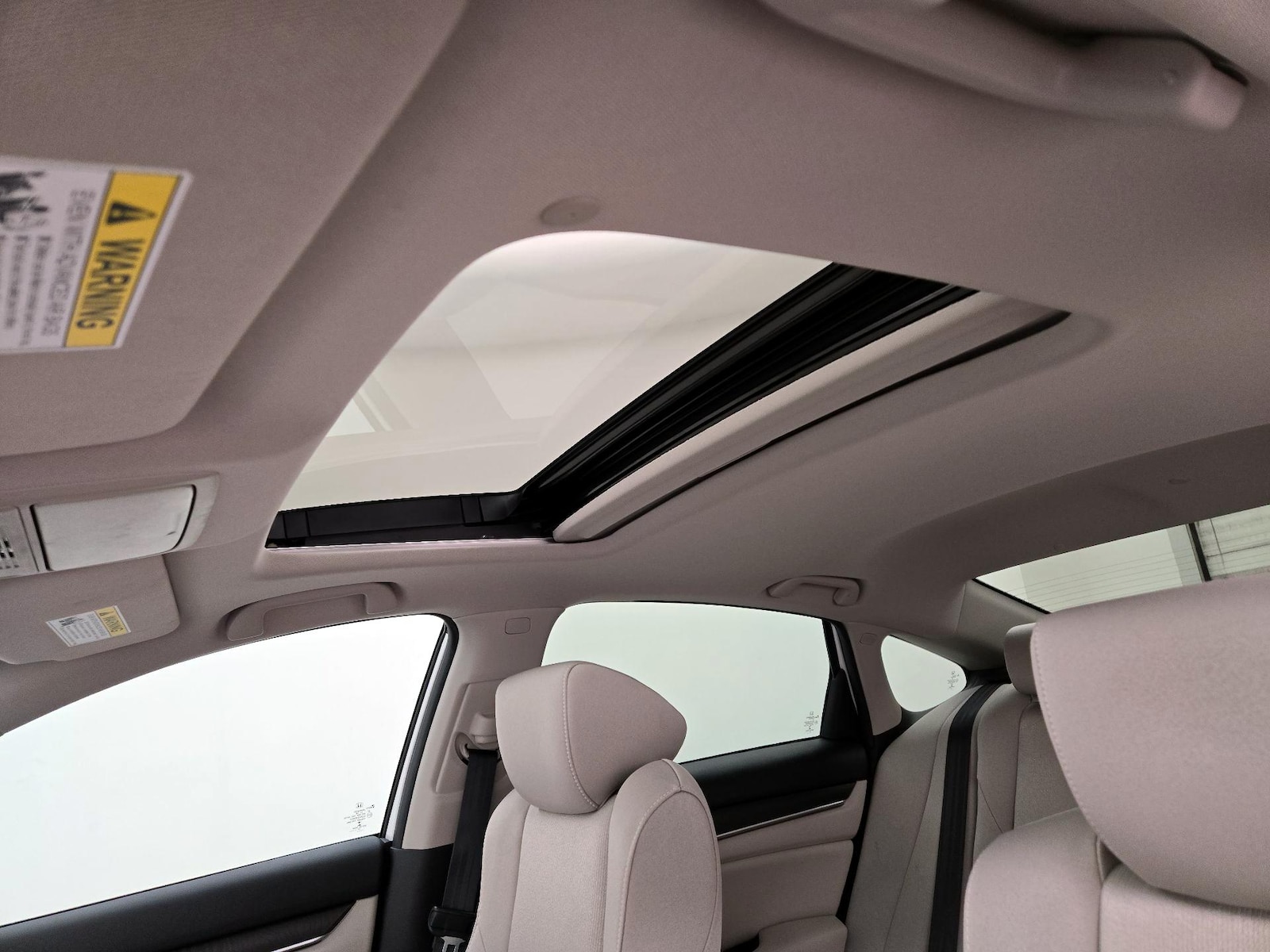 Sunroof(s) & Overhead Airbags