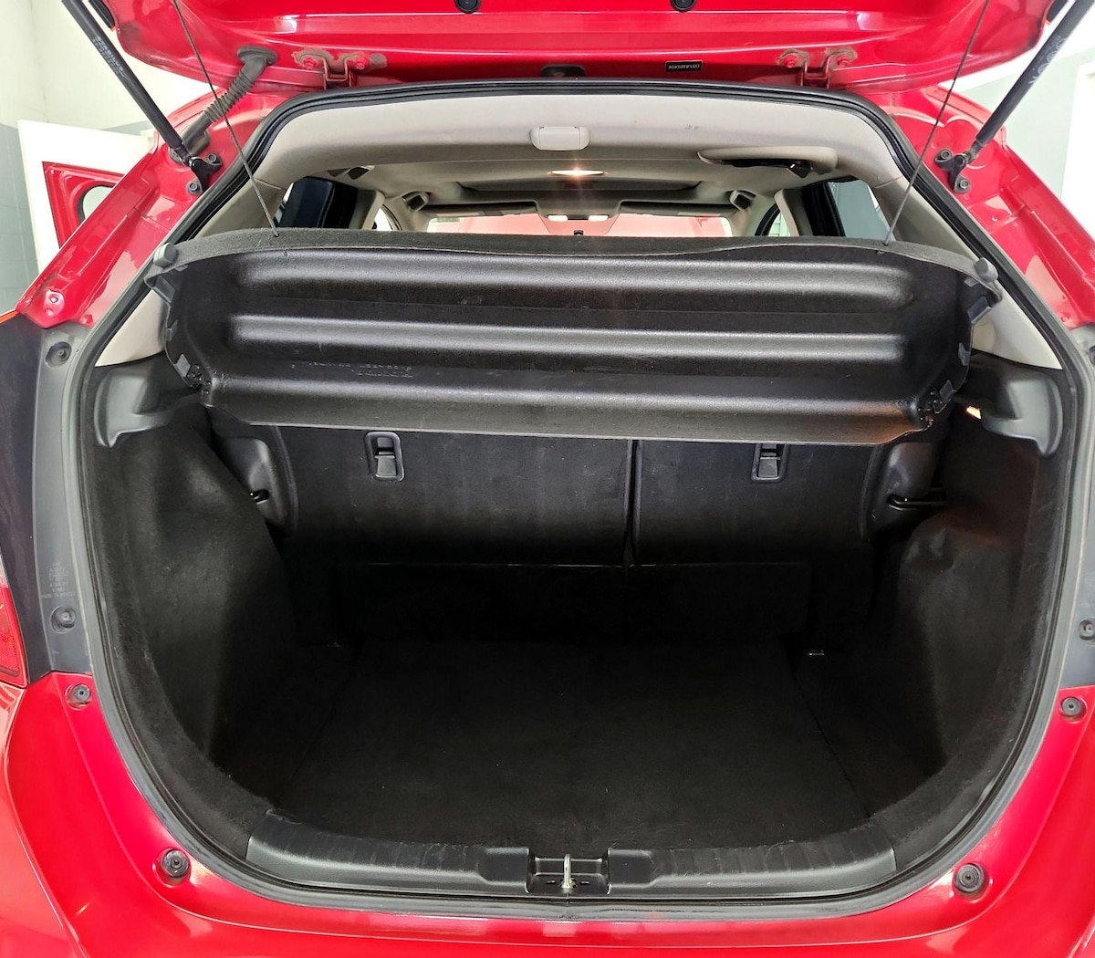 Trunk/Cargo (Seats Up)