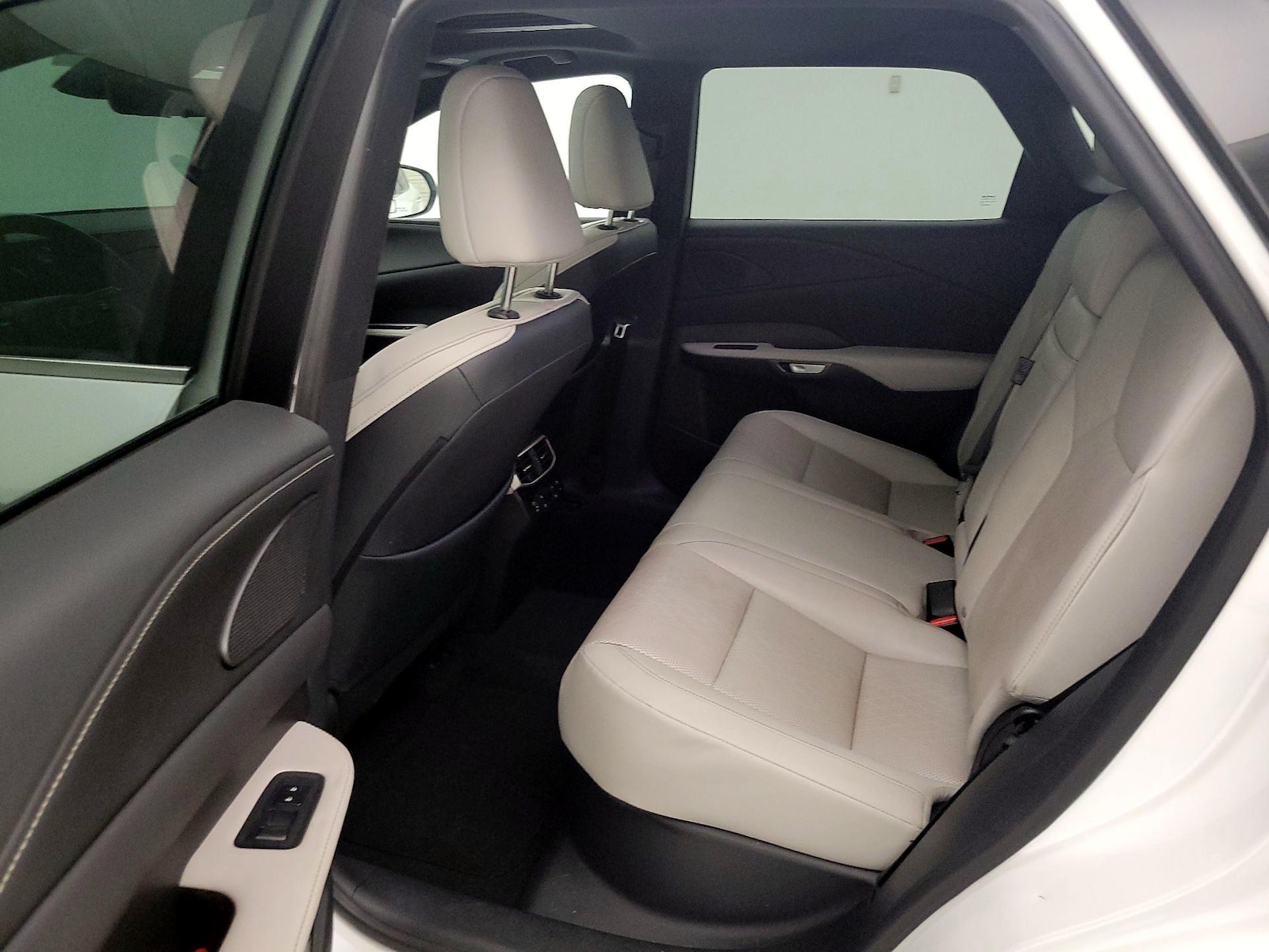 Rear A/C Seat(s)