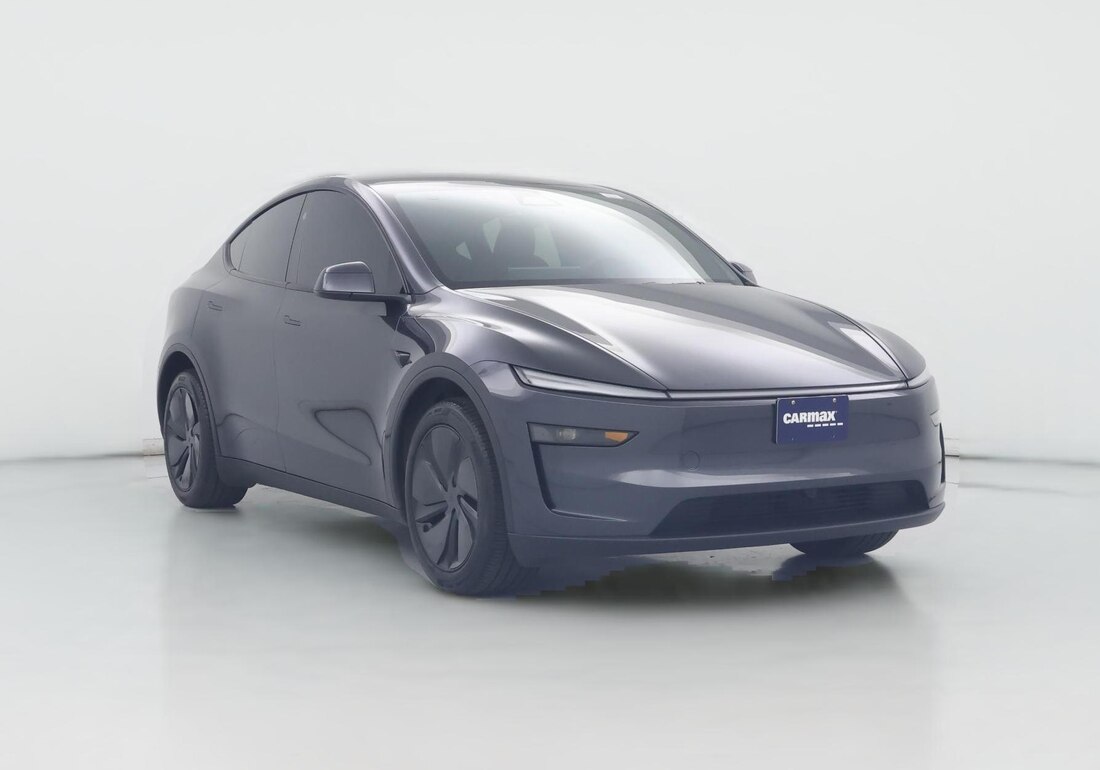 2026 Tesla Model Y Premium Rear-Wheel Drive in Black — CarMax photo
