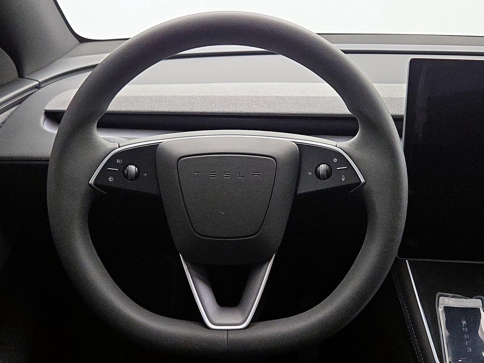 2026 Tesla Model Y Long Range - Photo 11