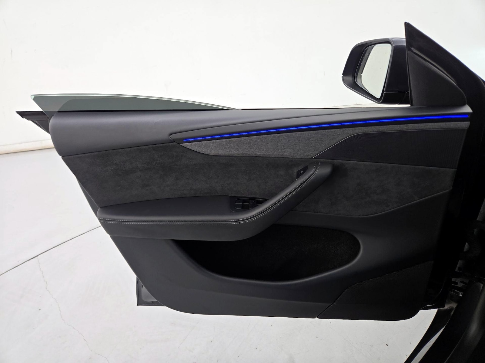 2026 Tesla Model Y Long Range - Photo 13