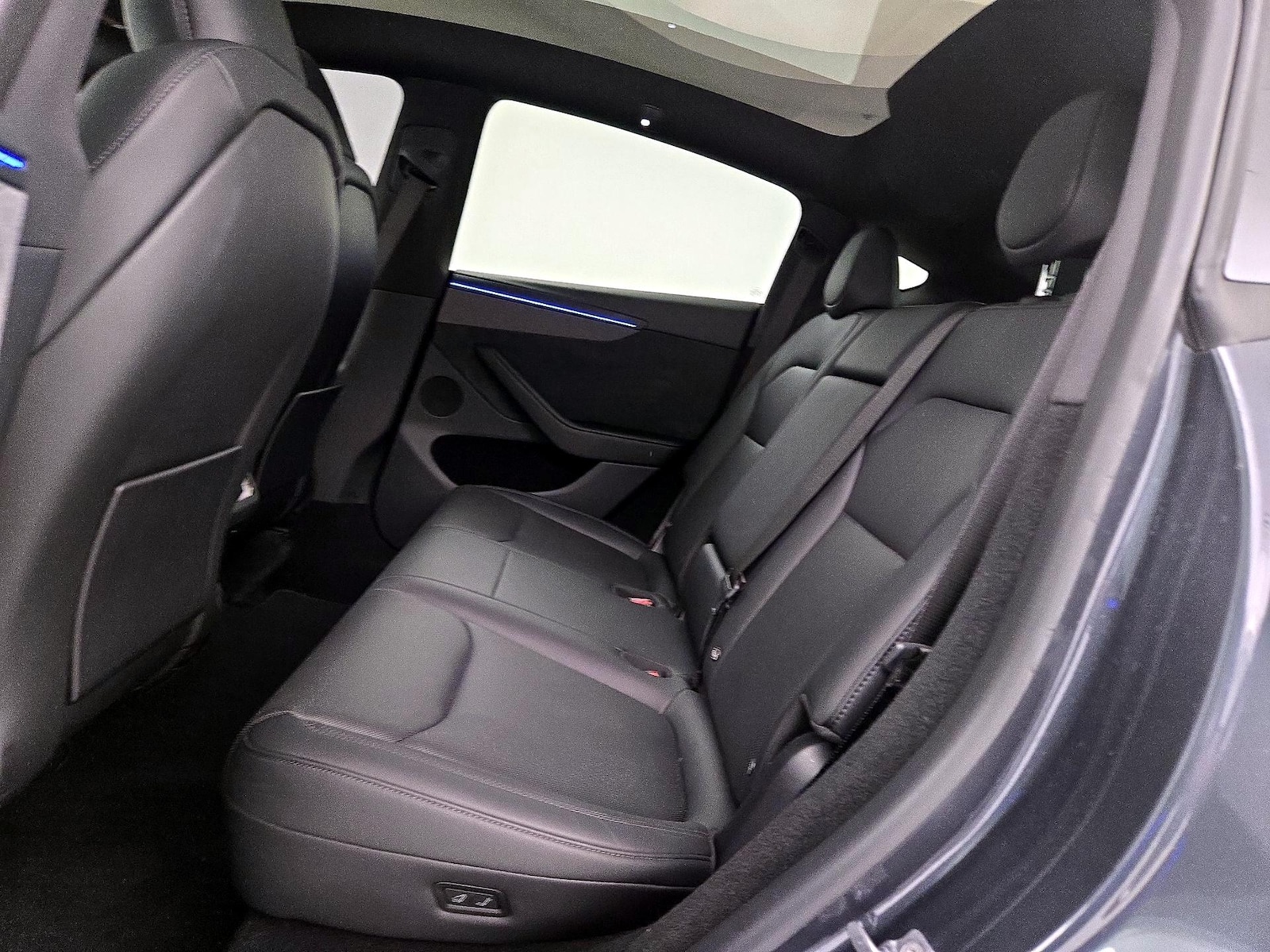 2026 Tesla Model Y Long Range - Photo 20
