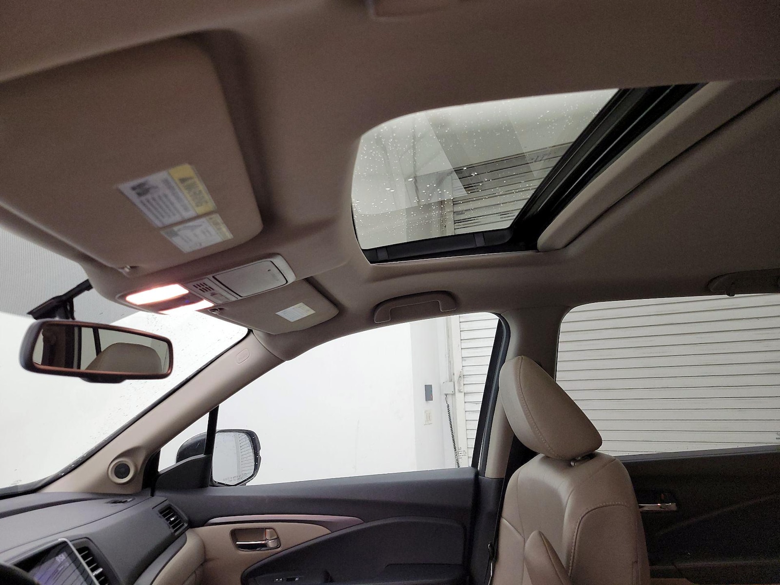 Sunroof(s) & Overhead Airbags