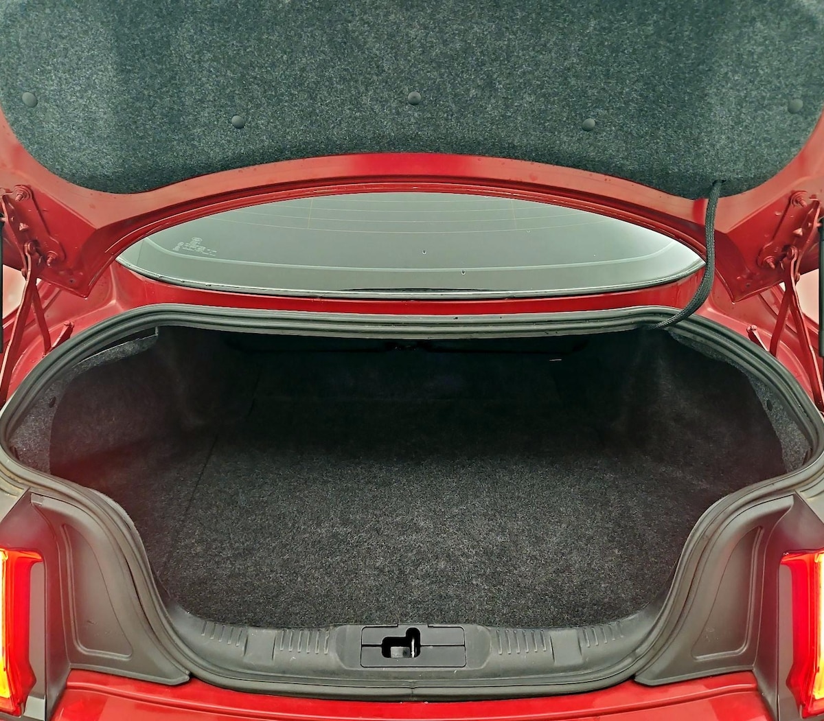 Trunk/Cargo (Seats Up)
