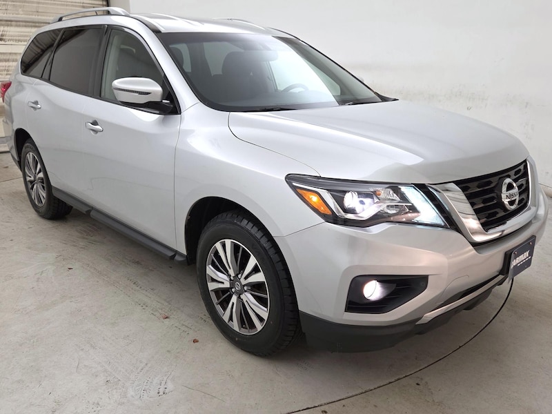 2018 Nissan Pathfinder SV