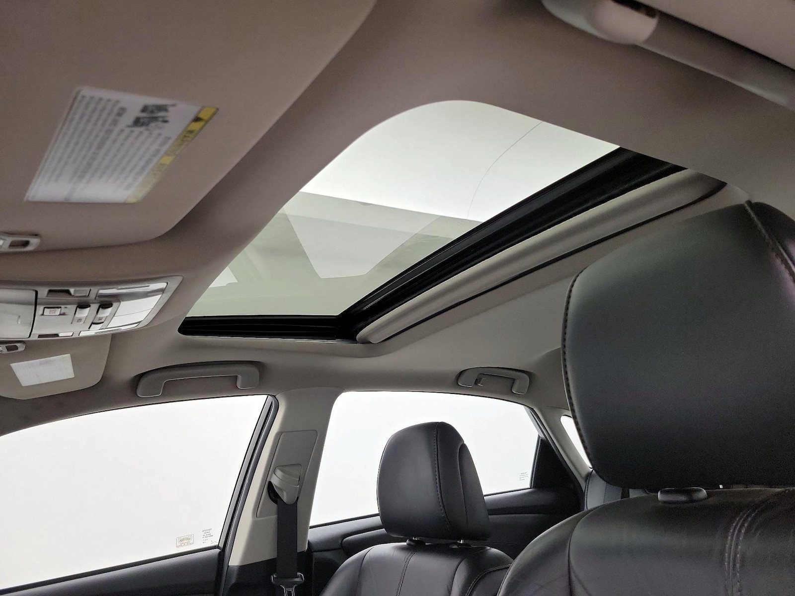 Sunroof(s) & Overhead Airbags