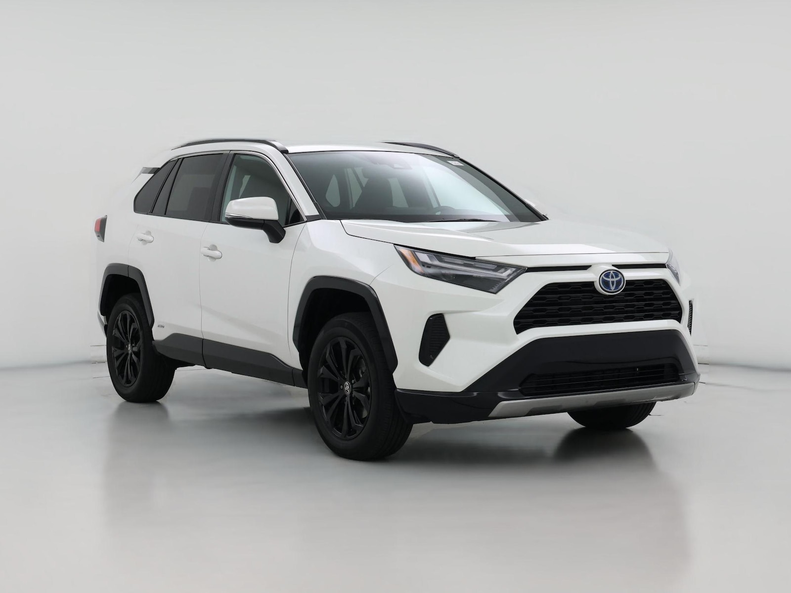2022 Toyota RAV4 SE - Photo 1