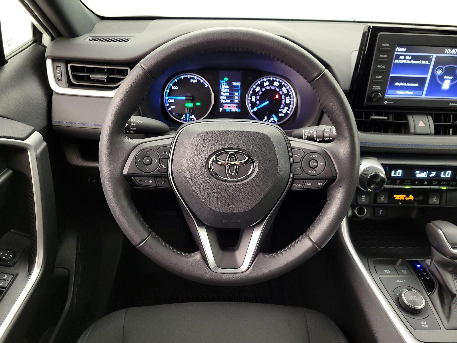 2022 Toyota RAV4 SE - Photo 11