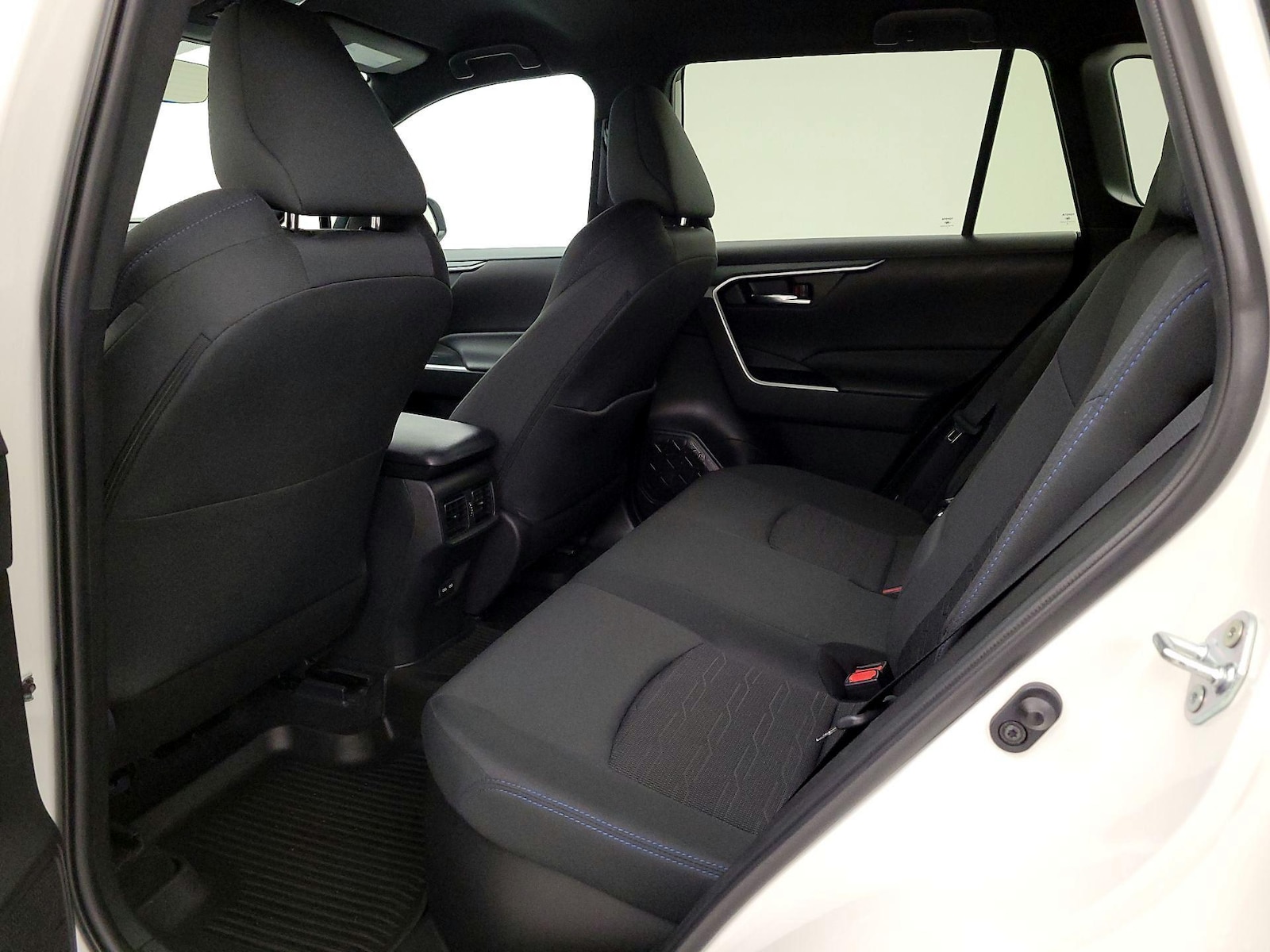 2022 Toyota RAV4 SE - Photo 20