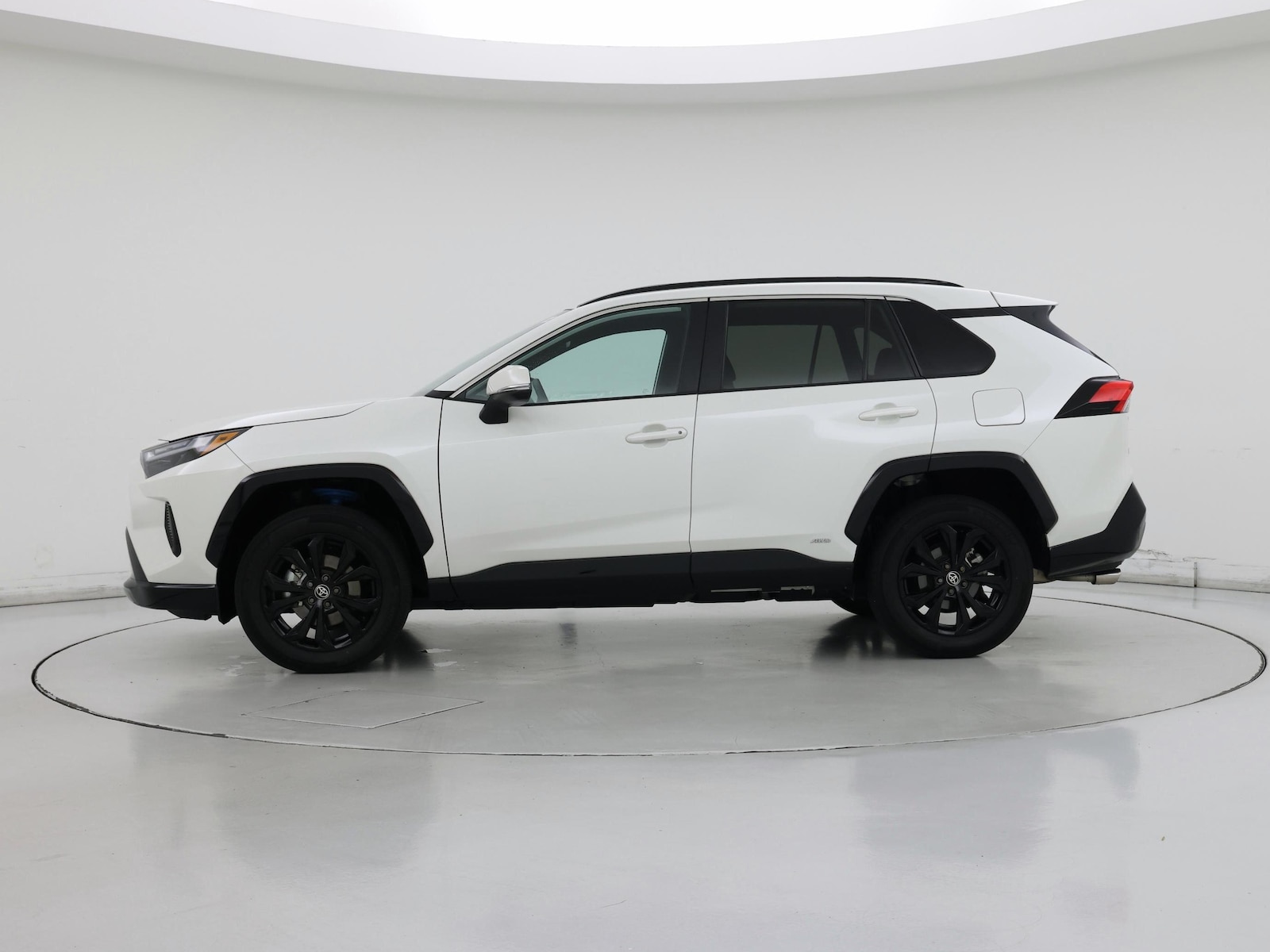 2022 Toyota RAV4 SE - Photo 4