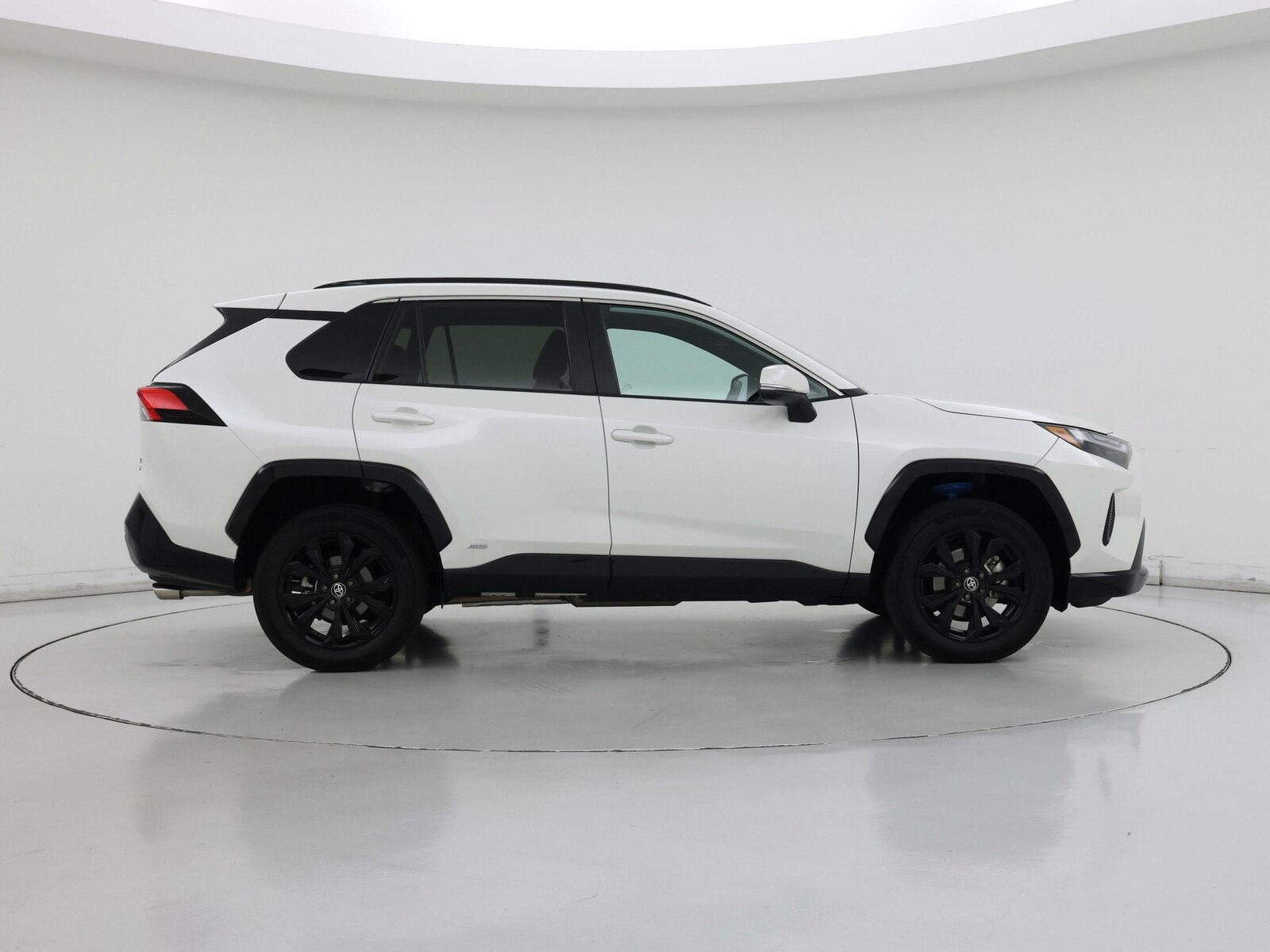 2022 Toyota RAV4 SE - Photo 8