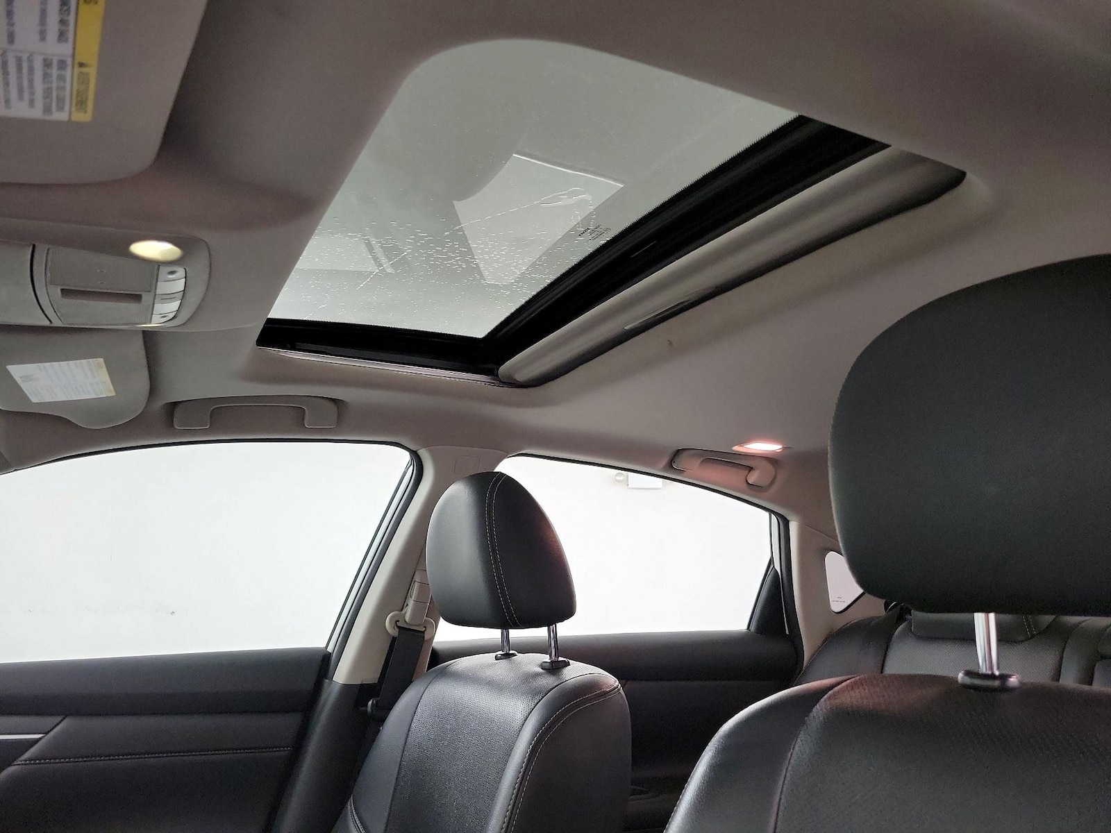 Sunroof(s) & Overhead Airbags