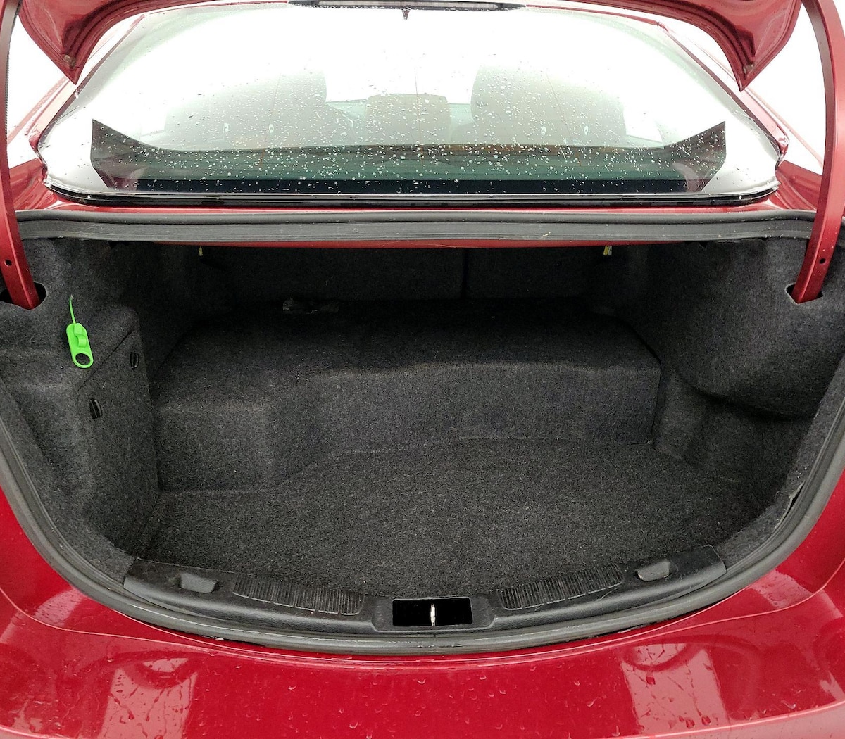 Trunk/Cargo (Seats Up)