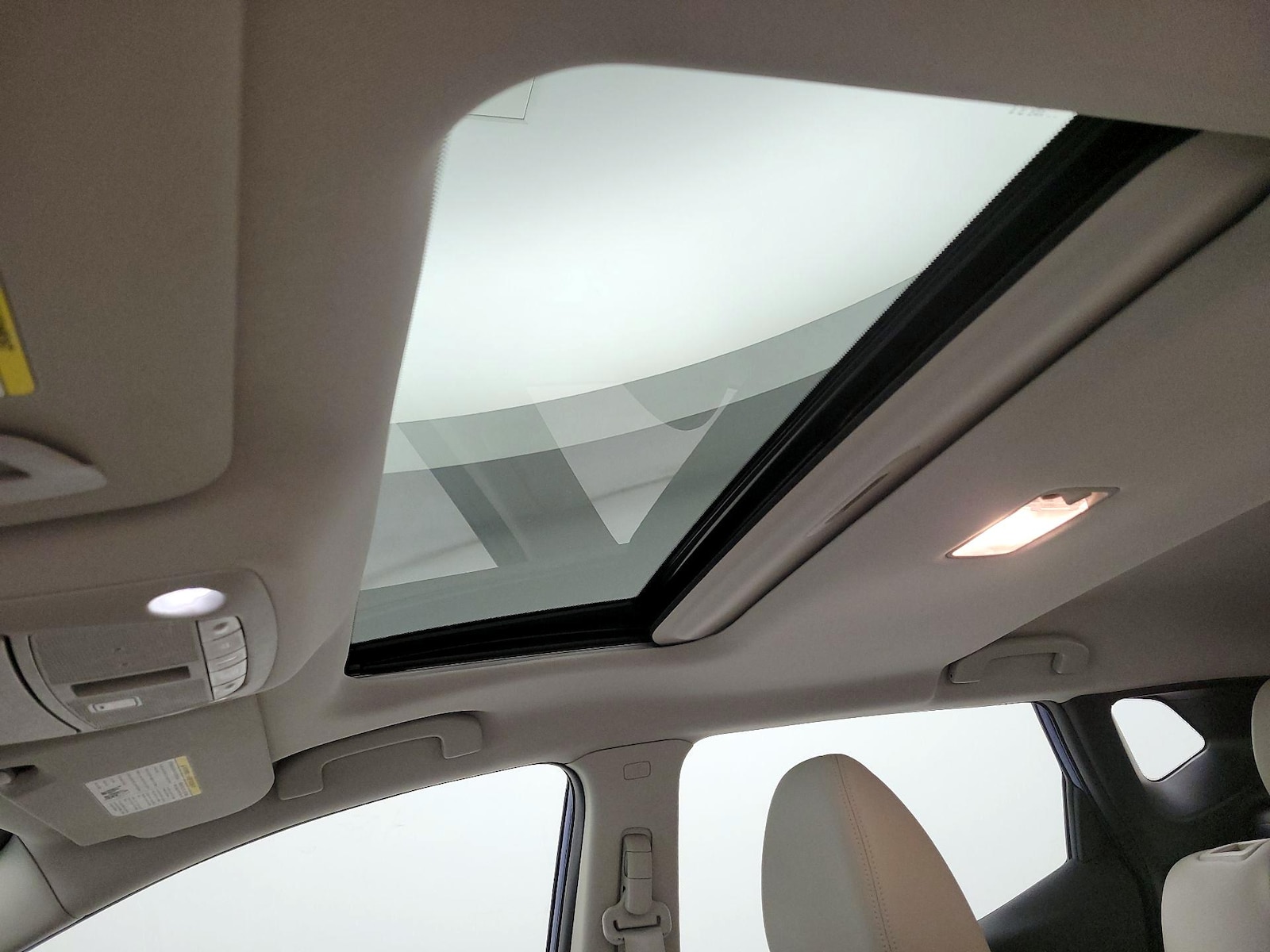 Sunroof(s) & Overhead Airbags