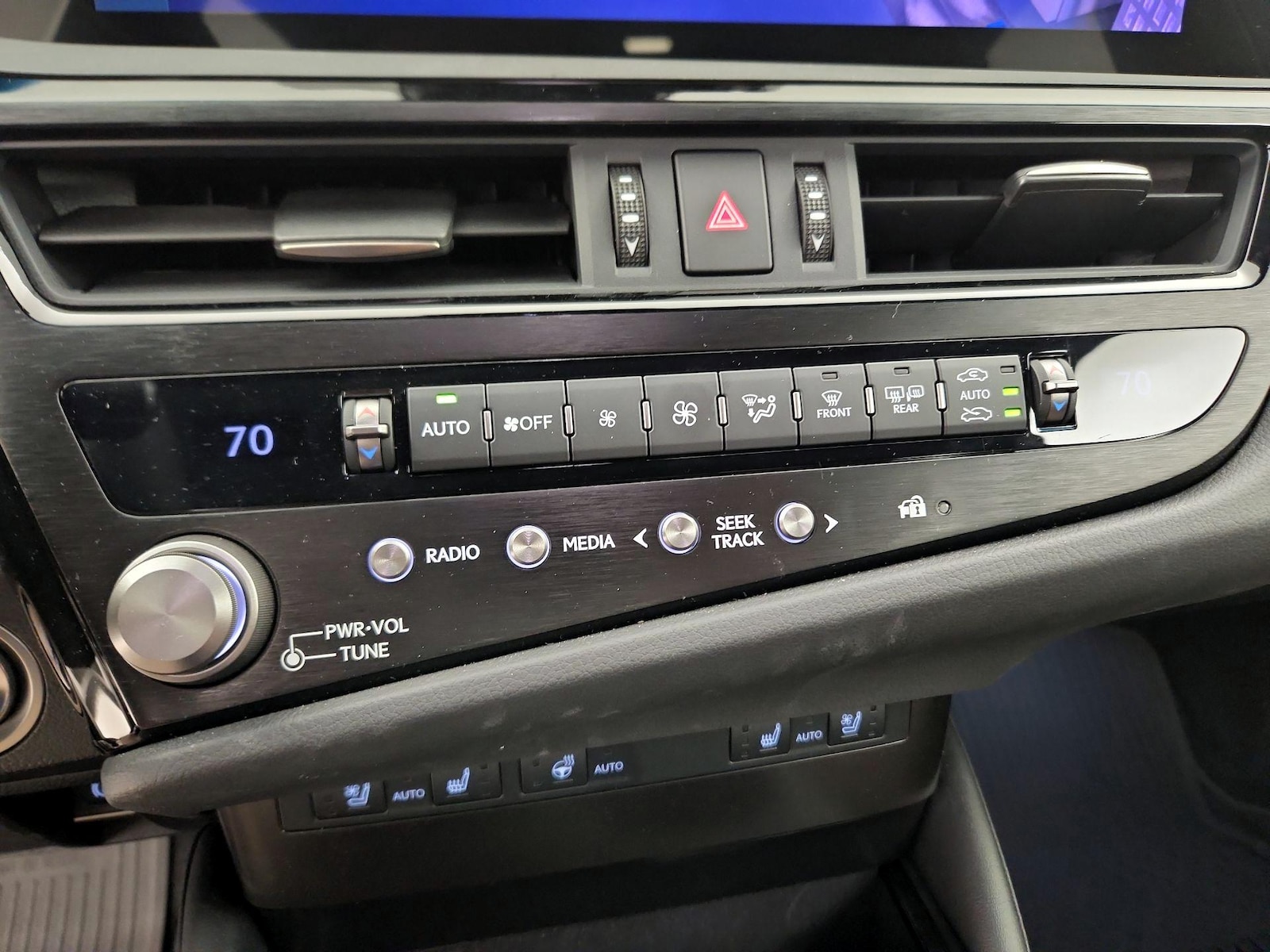 2023 Lexus ES 350 - Photo 17