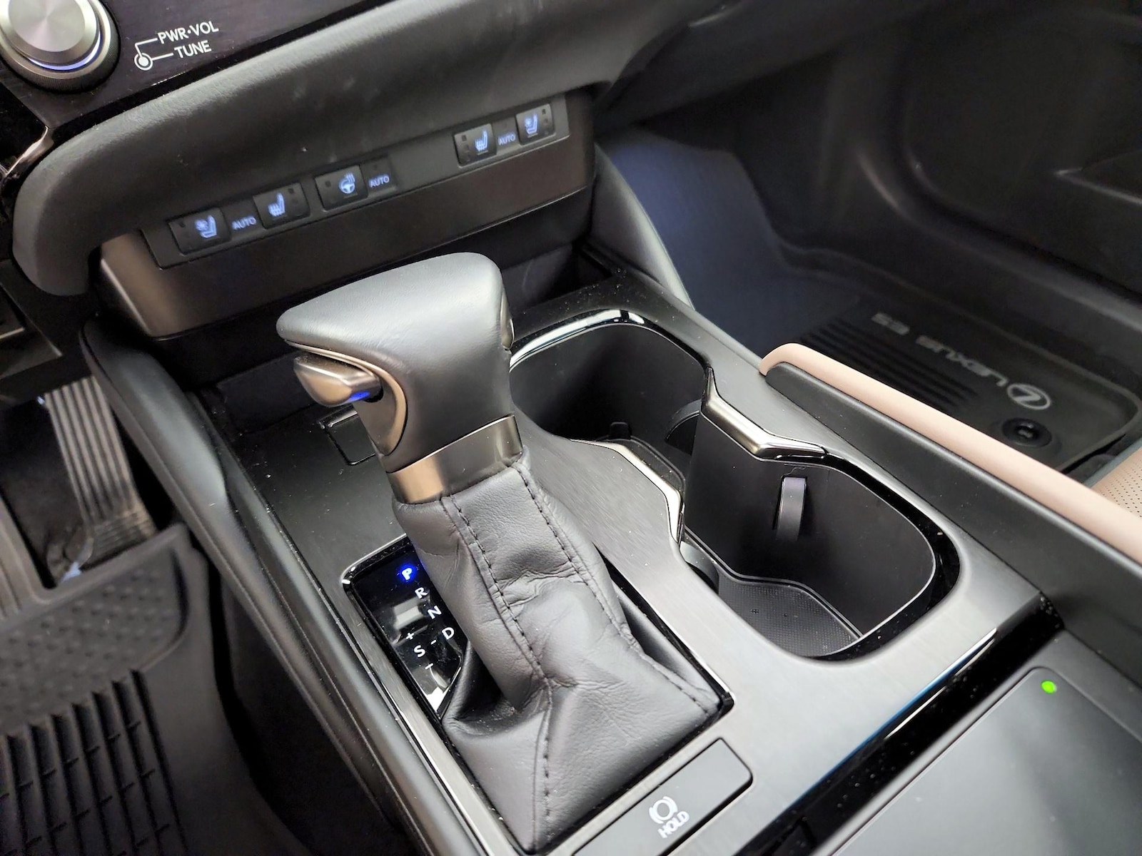 2023 Lexus ES 350 - Photo 18