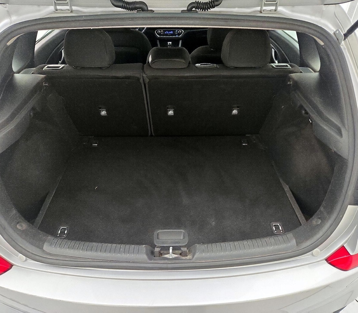 Trunk/Cargo (Seats Up)