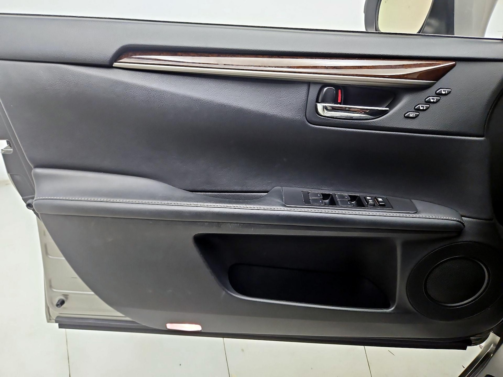 2015 Lexus ES 350 - Photo 13