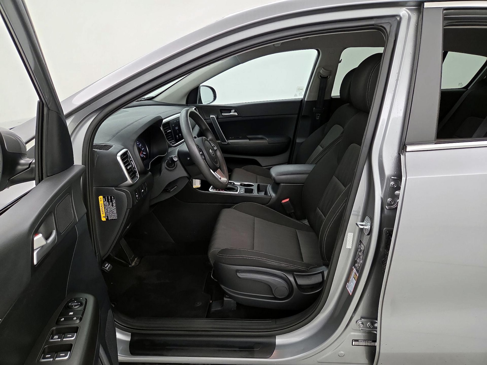 2022 Kia Sportage LX - Photo 12