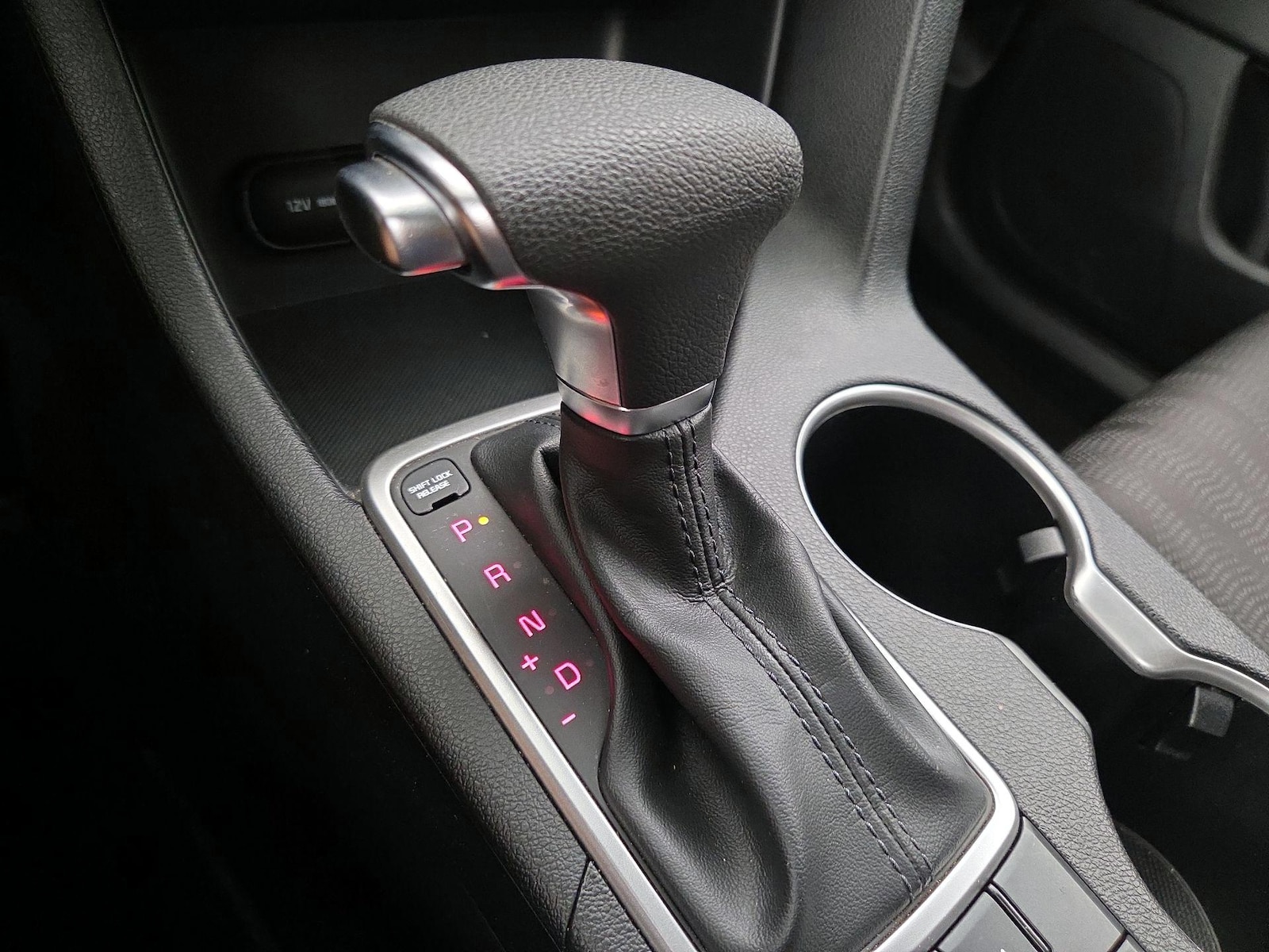 2022 Kia Sportage LX - Photo 18