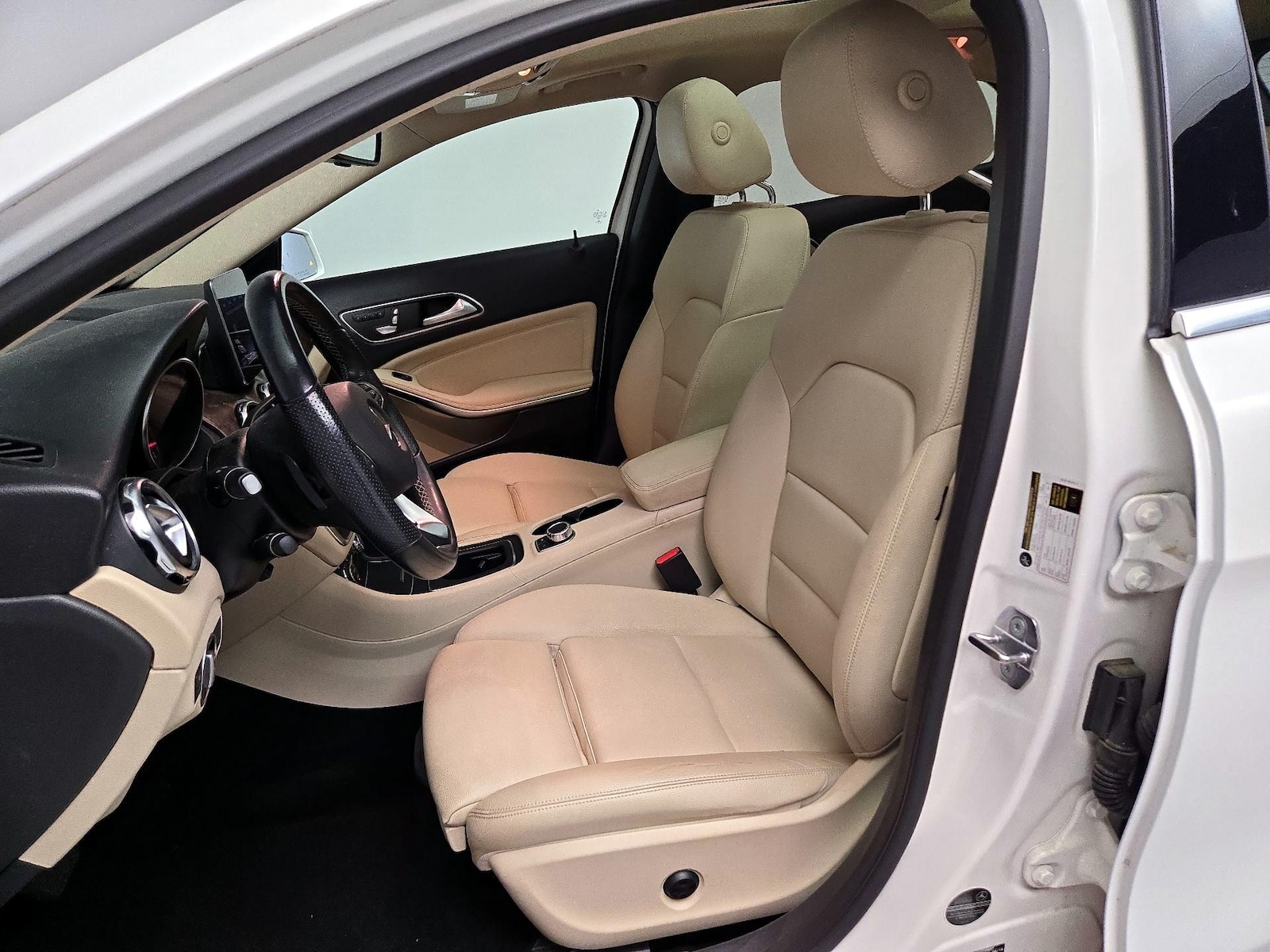 2019 Mercedes-Benz GLA-Class GLA250 - Photo 12
