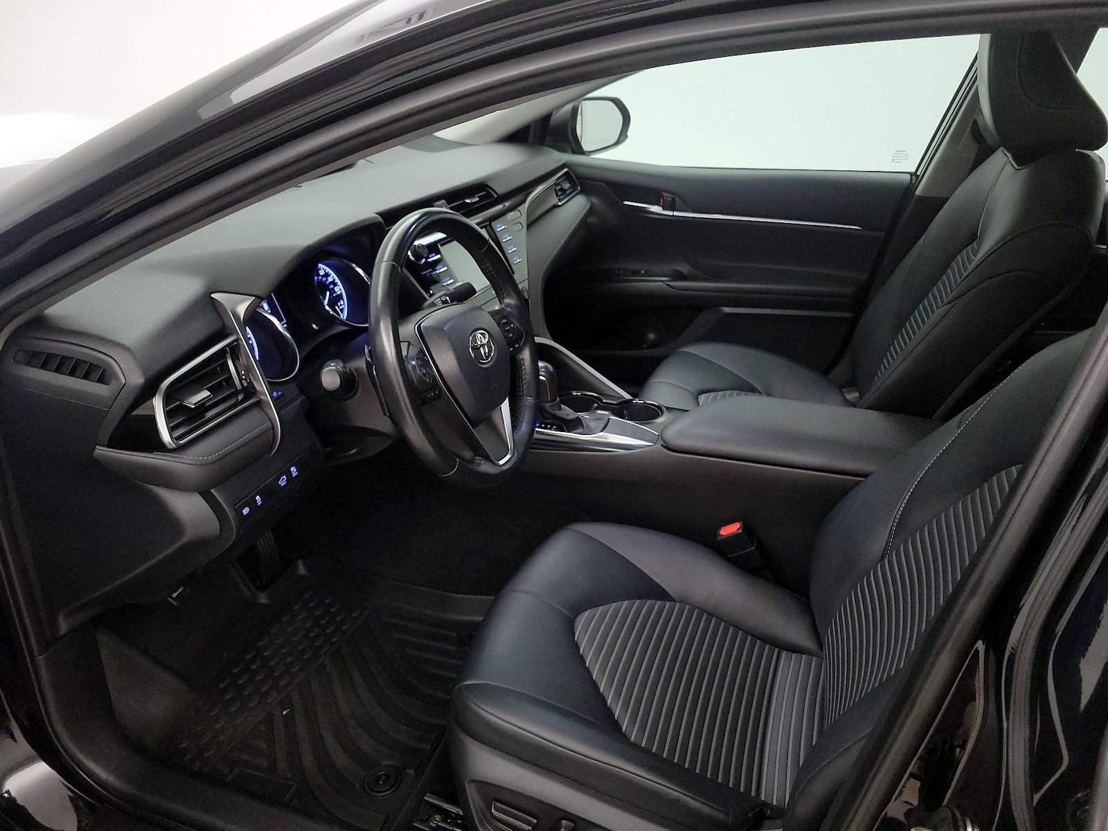 Power Seat(s) & Side Airbags