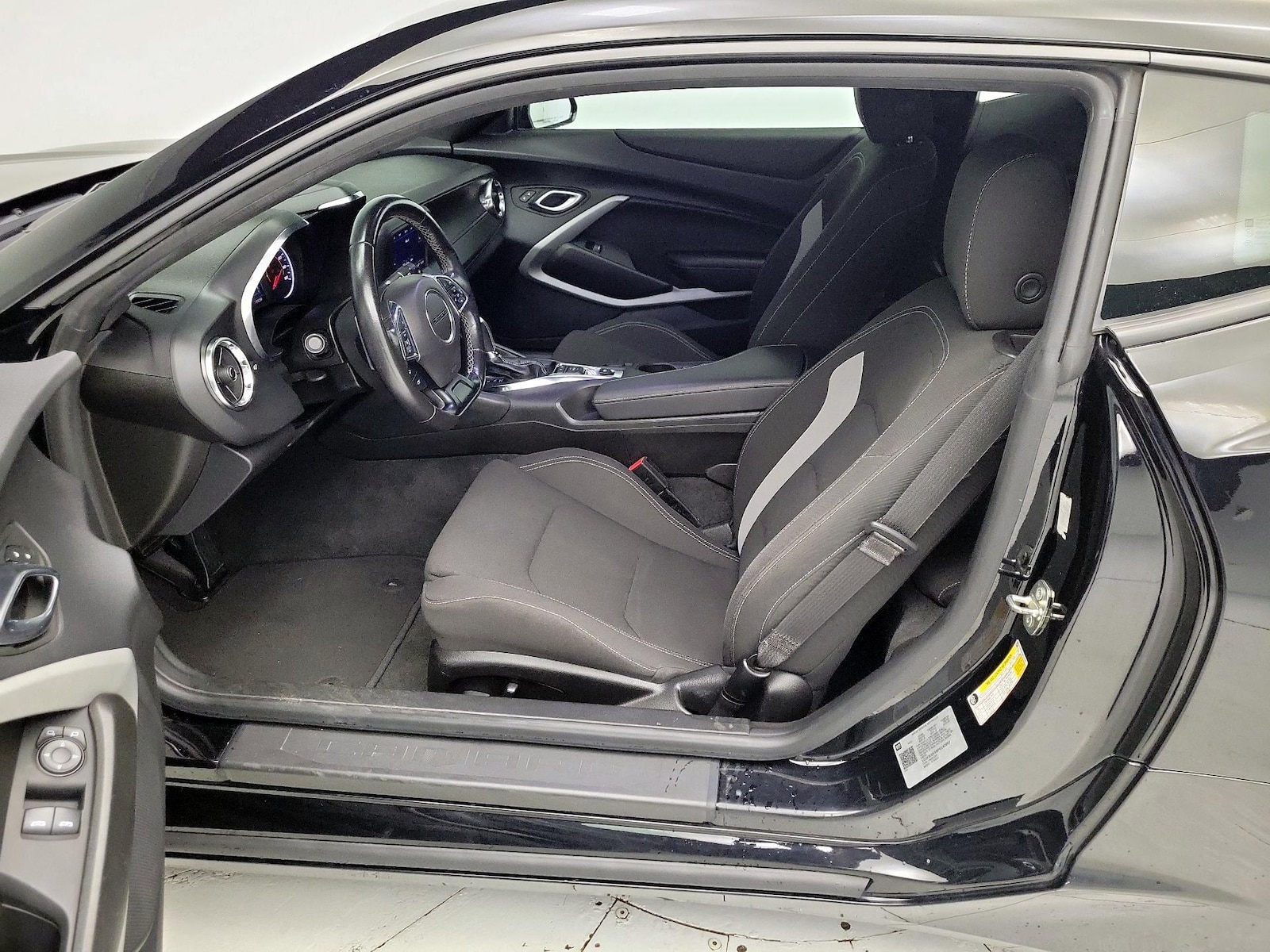 2023 Chevrolet Camaro 1LT - Photo 12